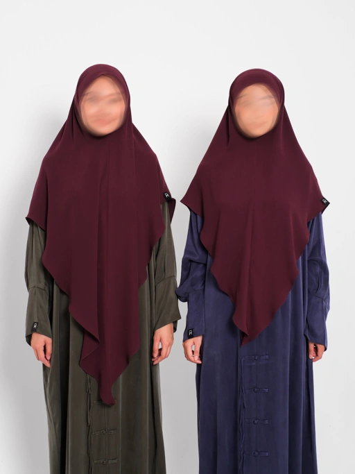 Image of Nujayl Khiban - Red Velvet