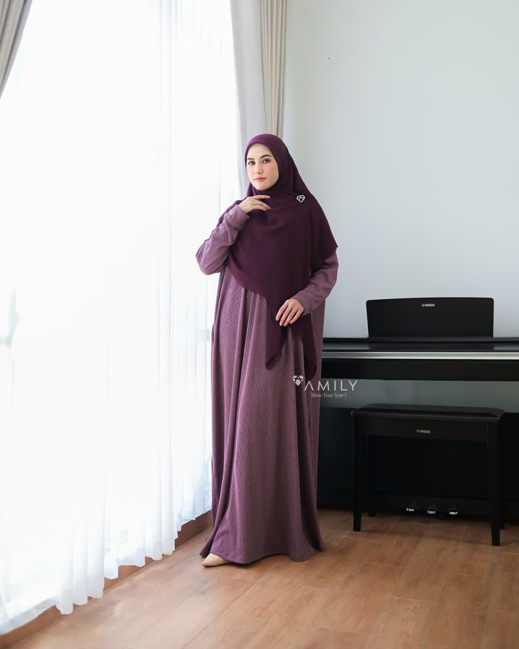 Leeqa Abaya