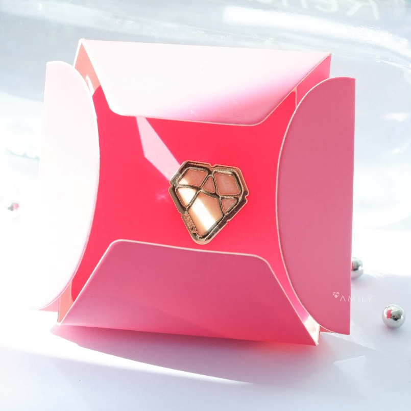 AMILY - Small Pin Brooch Mini Premium