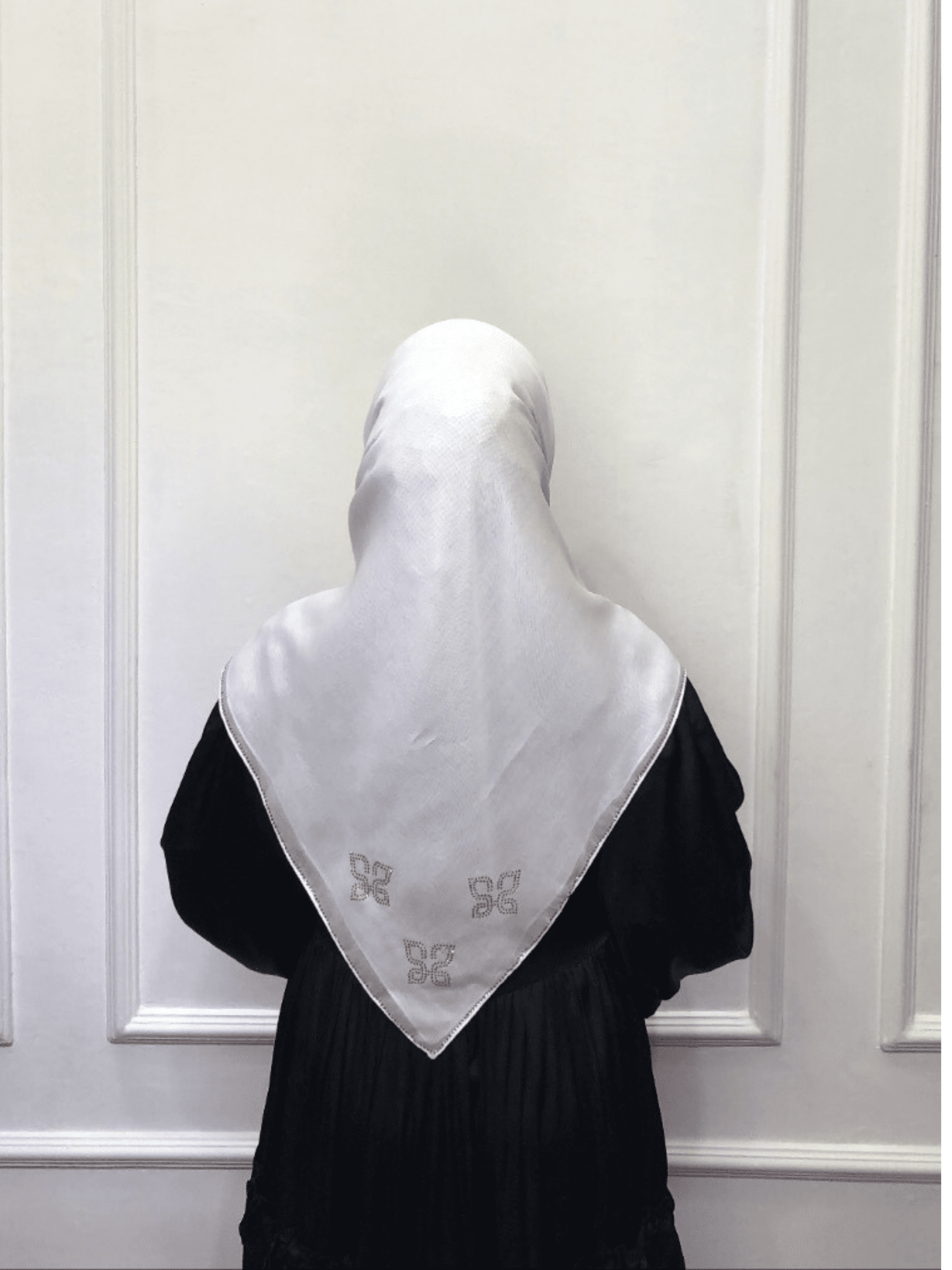 Hijab Square - Amorra Series 01 - Broken White