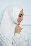 Shakira Jilbab - Bergo Elmeera Rayon Premium - Broken White