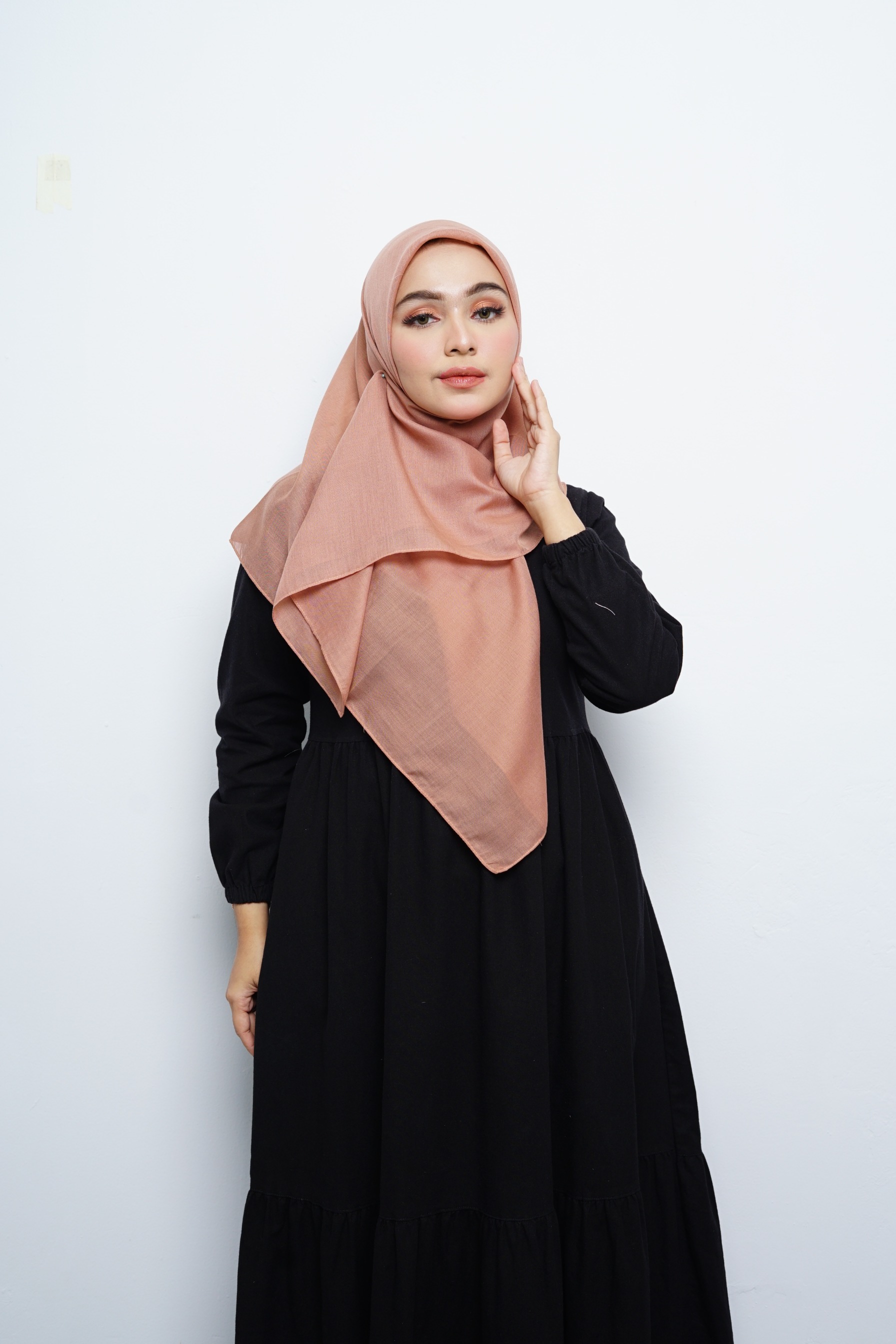 Hijab Square - Amecca Brokat - Coklat Caramel Voal