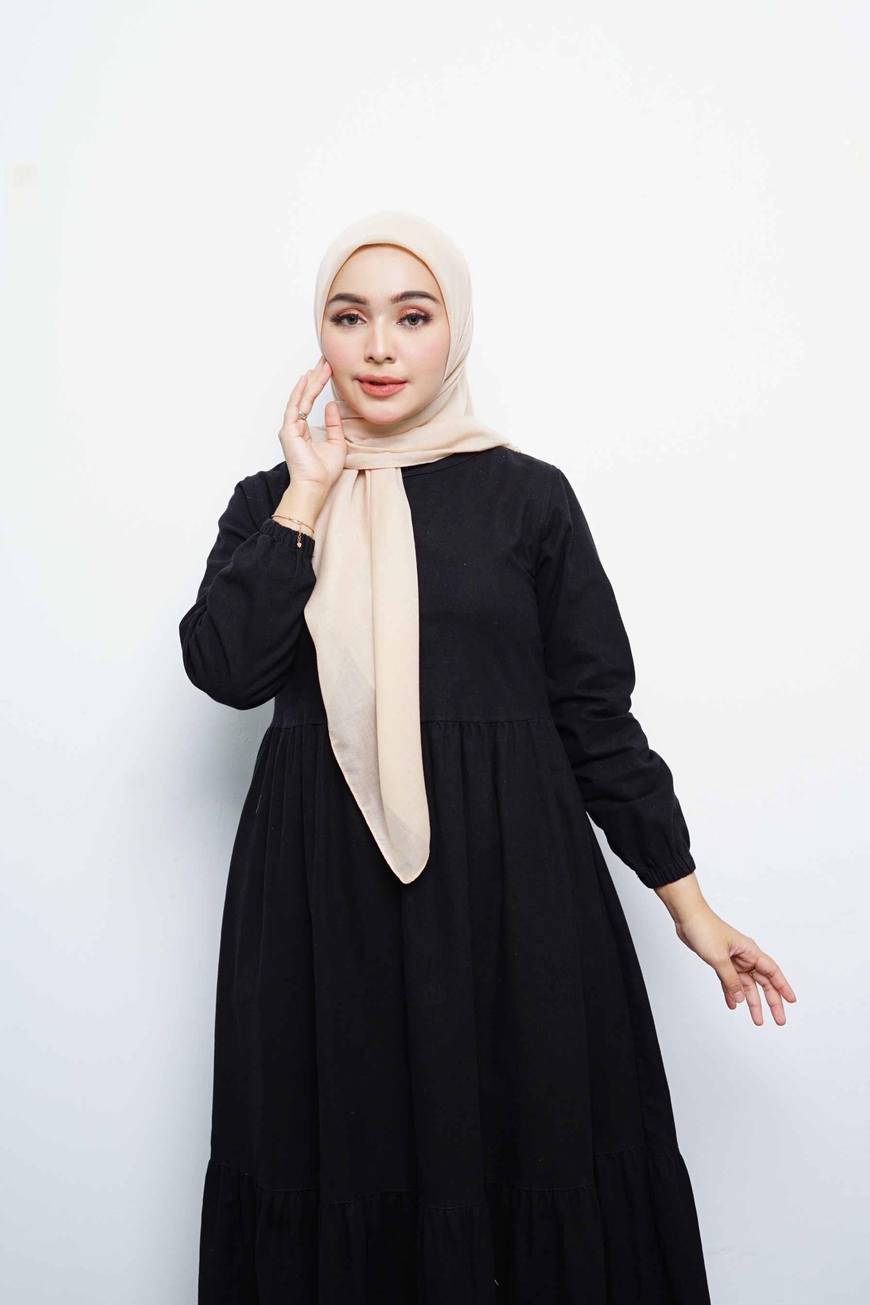 Hijab Square - Amecca Brokat - Cream Voal