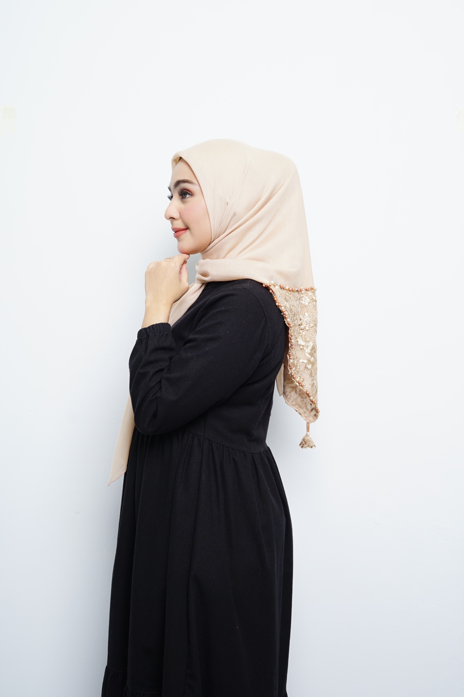 Hijab Square - Amecca Brokat - Cream Voal