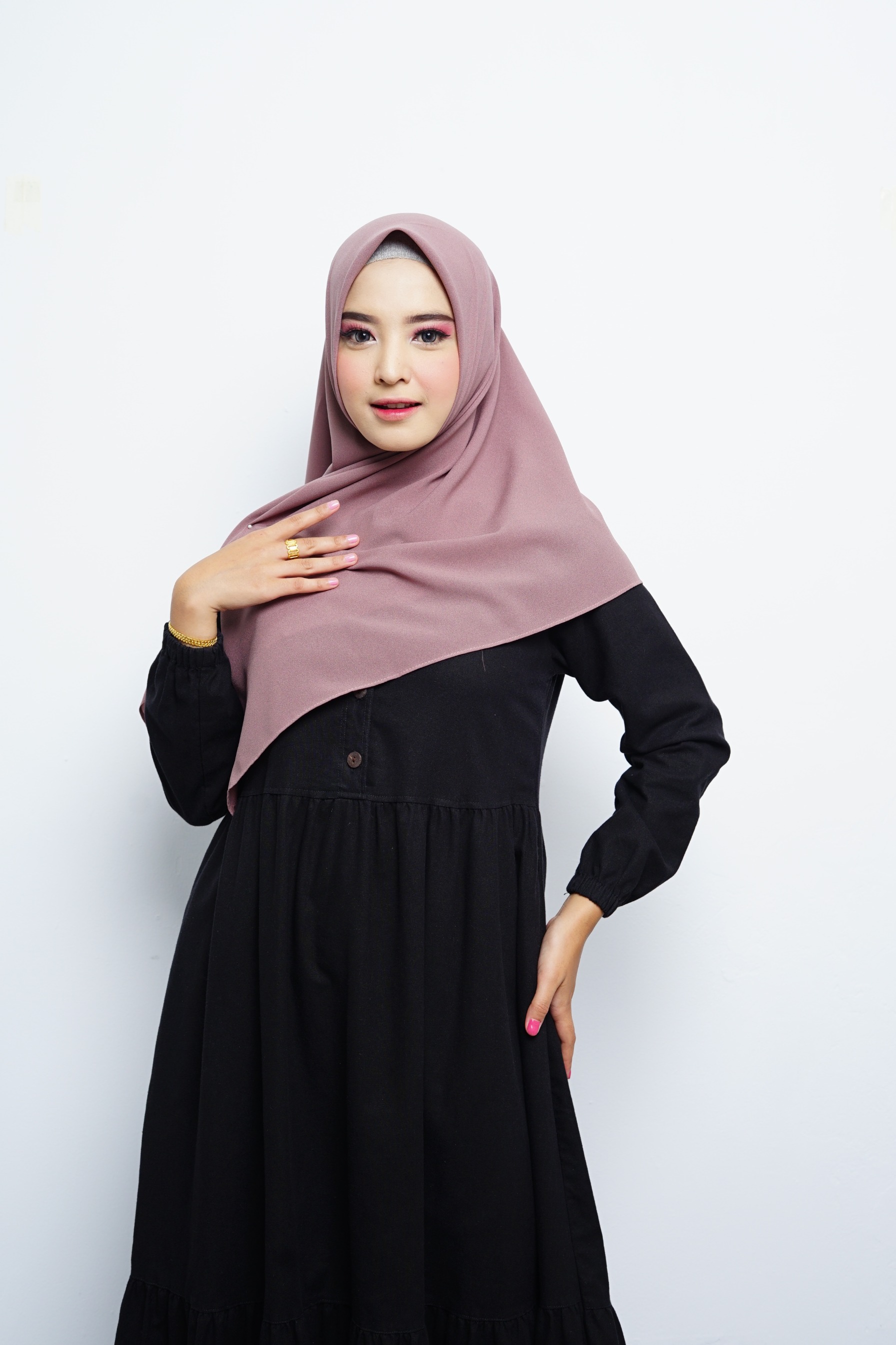 Hijab Square - Amecca Brokat - Peach Diamond