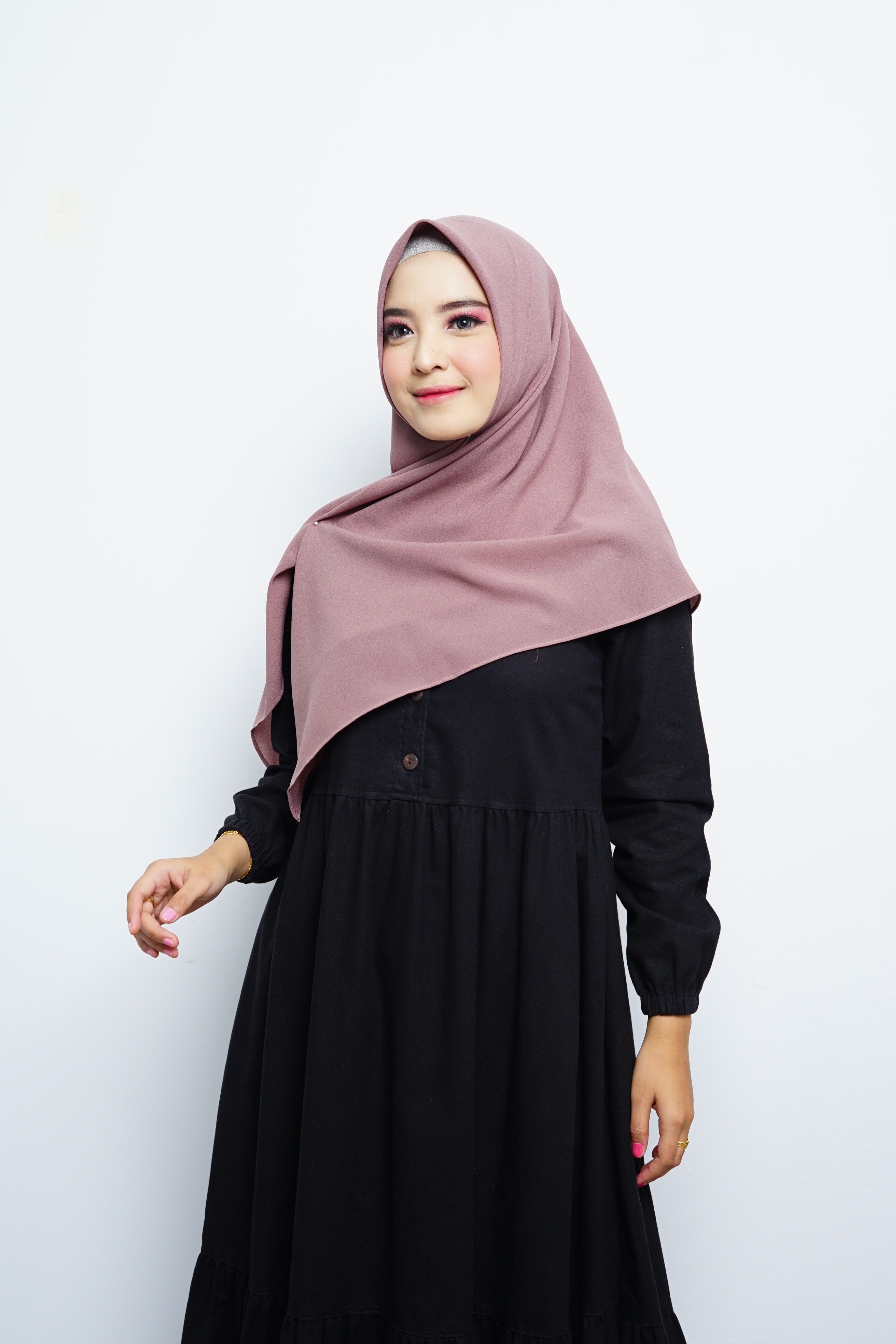 Hijab Square - Amecca Brokat - Peach Diamond