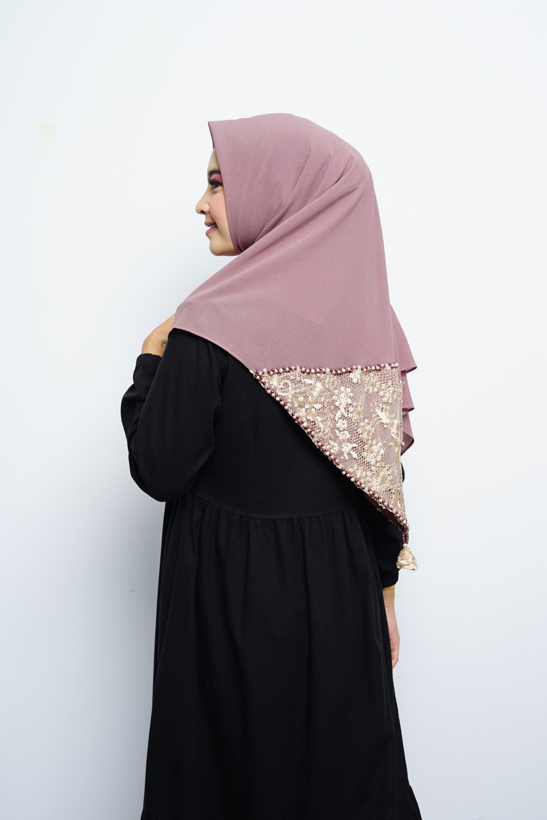 Hijab Square - Amecca Brokat - Peach Diamond