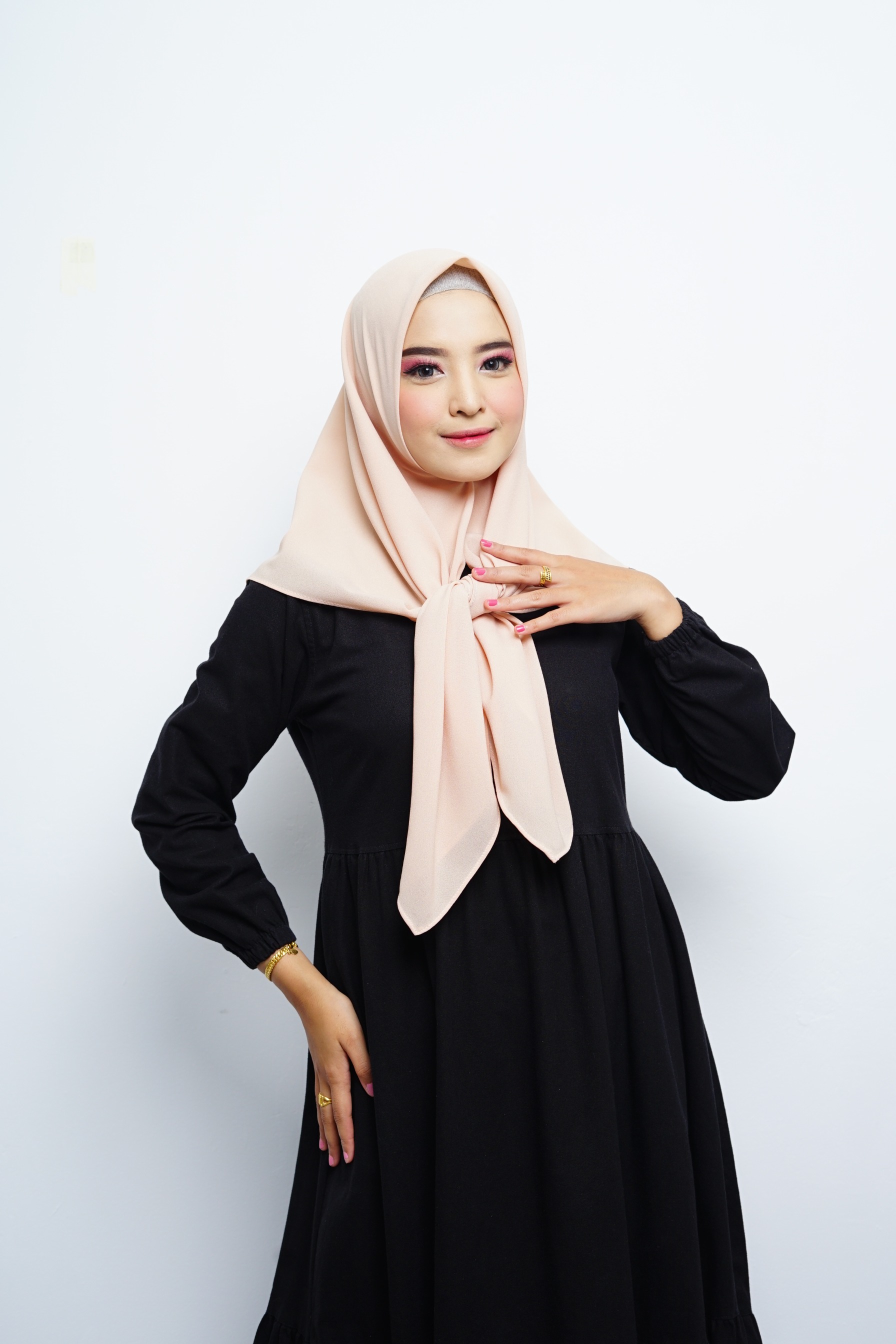 Hijab Square - Amecca Brokat - Cream Diamond