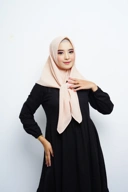 Hijab Square - Amecca Brokat - Cream Diamond