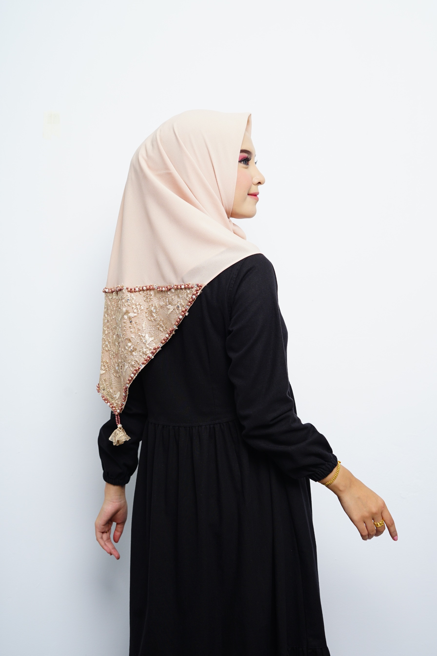 Hijab Square - Amecca Brokat - Cream Diamond
