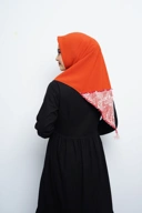 Hijab Square - Amecca Brokat - Merah Bata Diamond