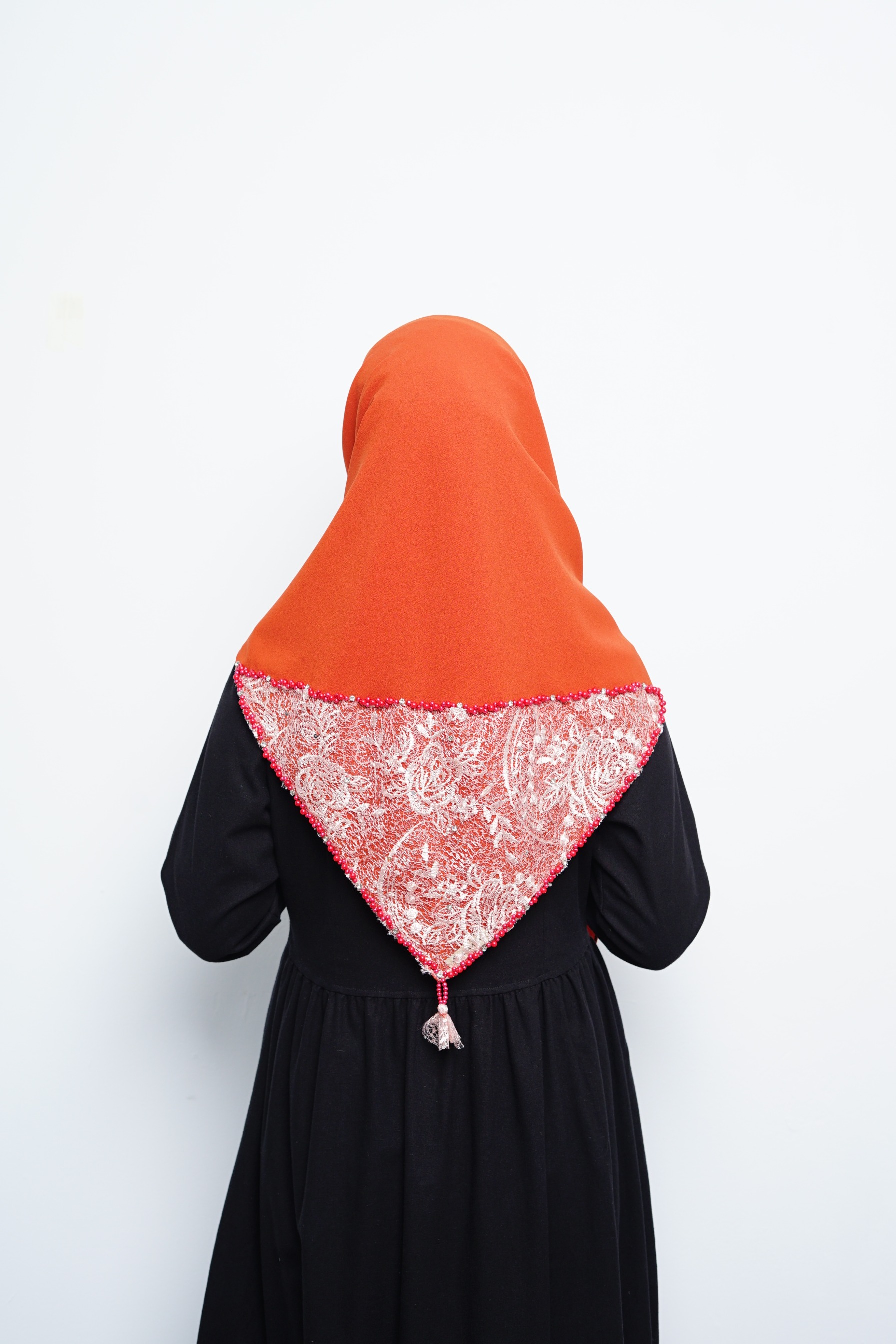 Hijab Square - Amecca Brokat - Merah Bata Diamond