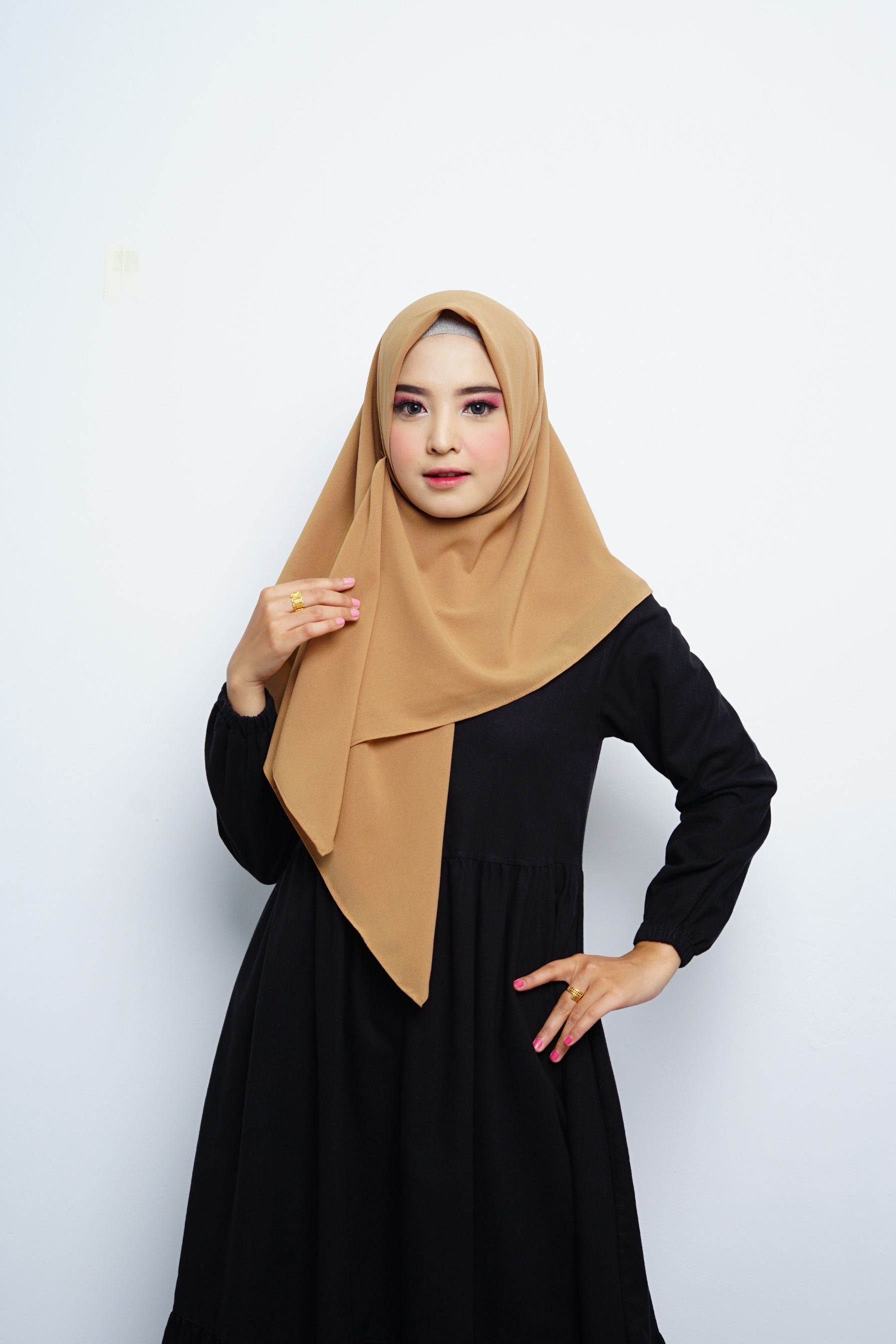 Hijab Square - Amecca Brokat - Gold Diamond