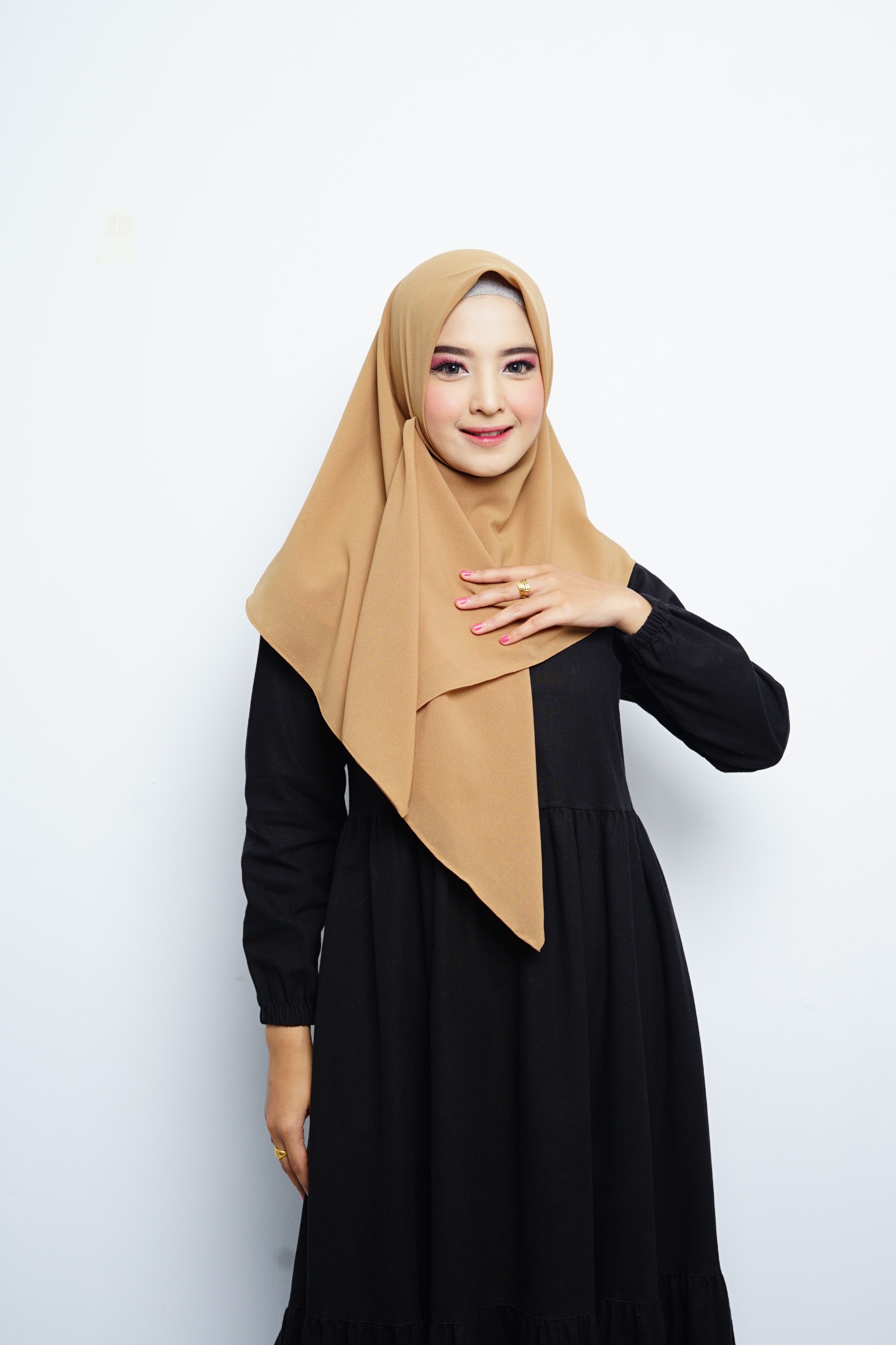 Hijab Square - Amecca Brokat - Gold Diamond