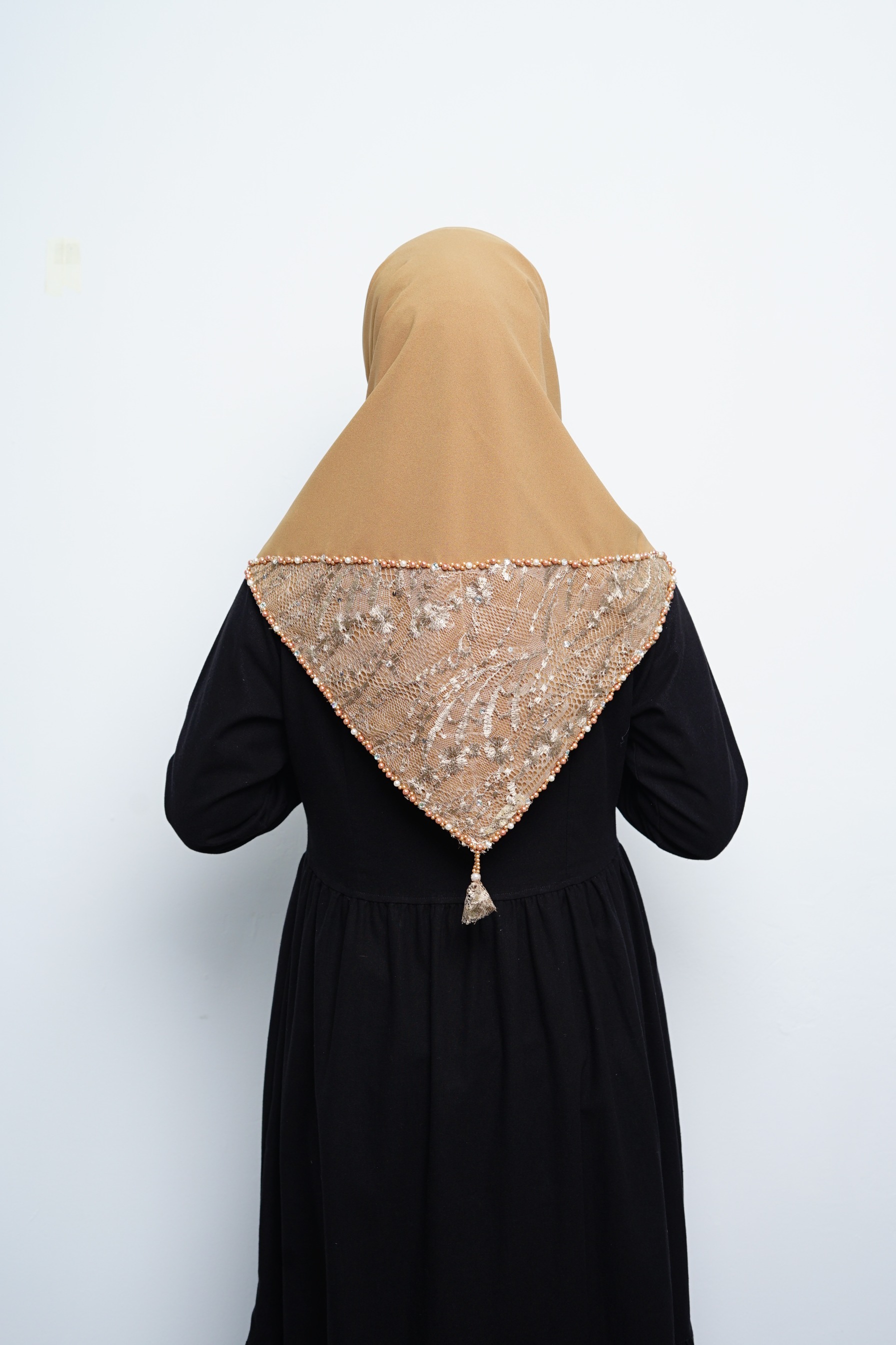 Hijab Square - Amecca Brokat - Gold Diamond