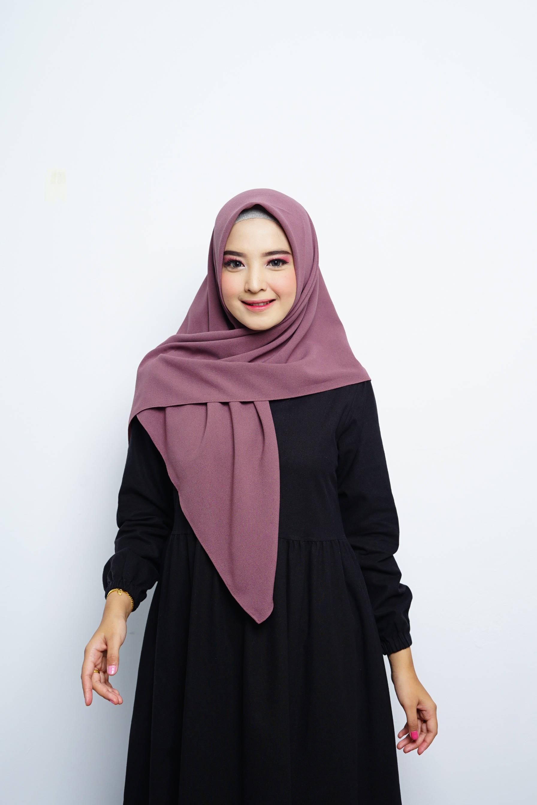 Hijab Square - Amecca Brokat - Grape Diamond