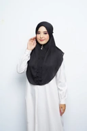 Jilbab - Bergo Noora Gradenza Silk - Black