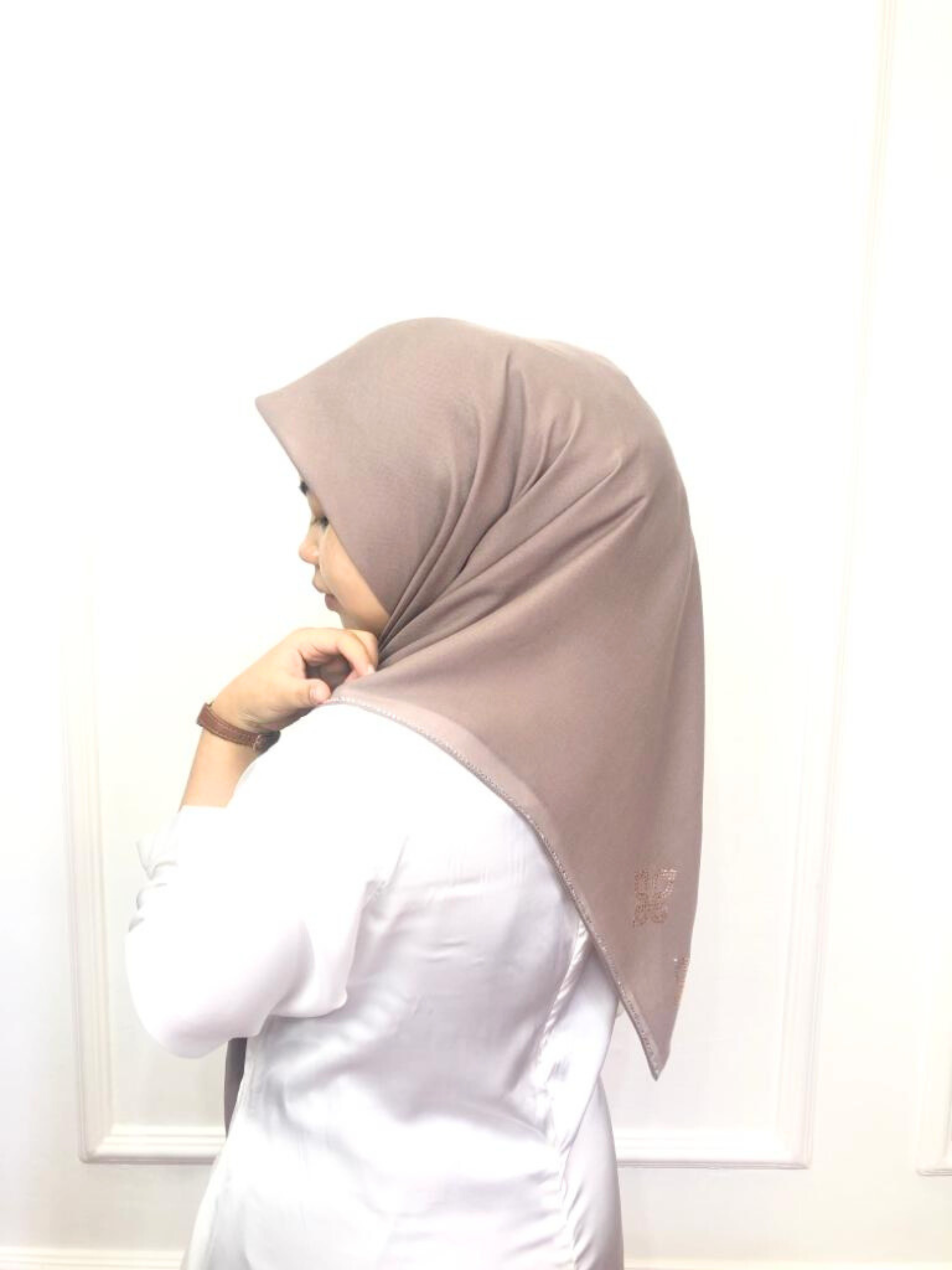 Hijab Square - Amorra Series 01 - Latte