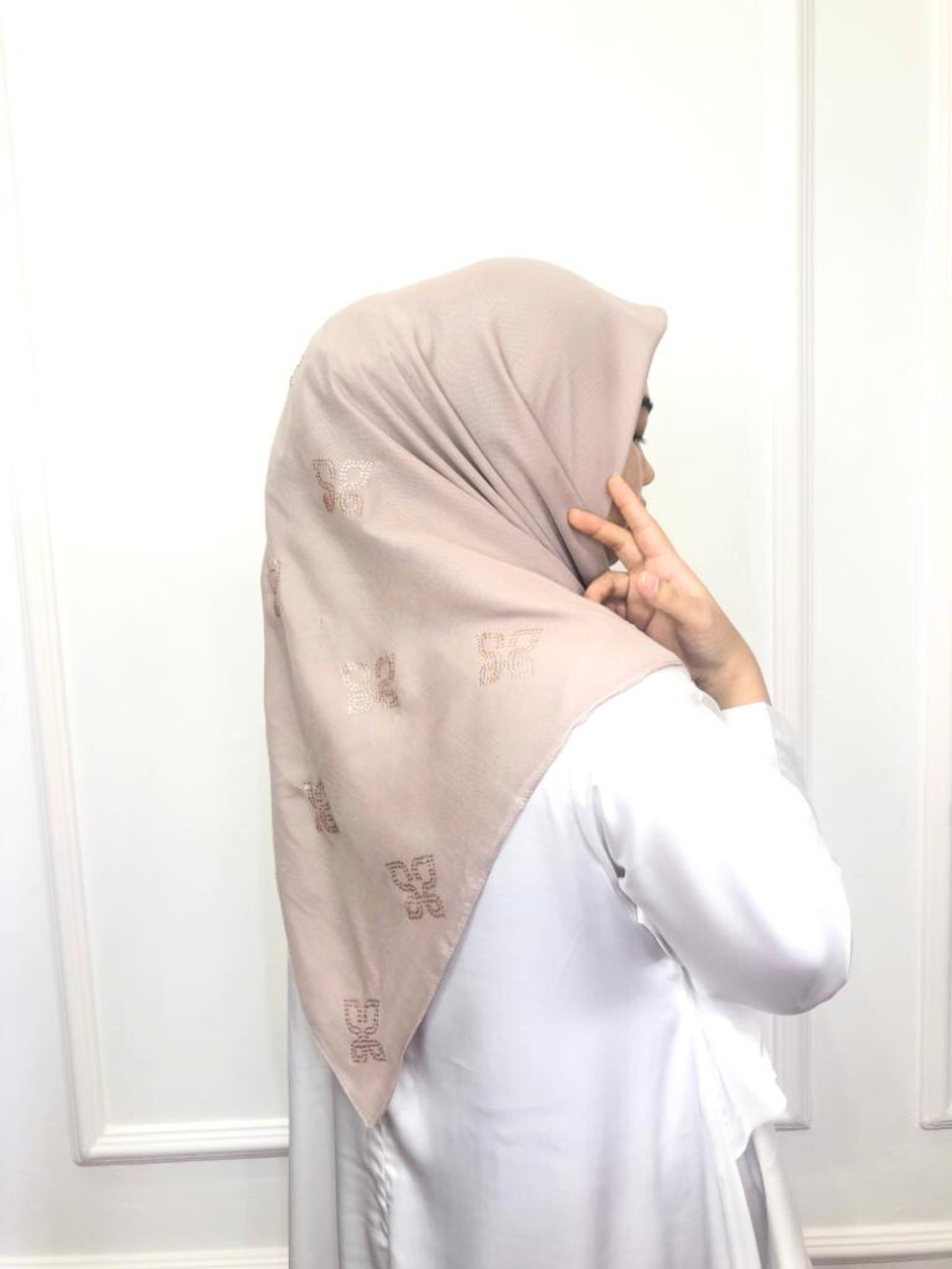 Hijab Square -Amorra Series 02 - Taupe