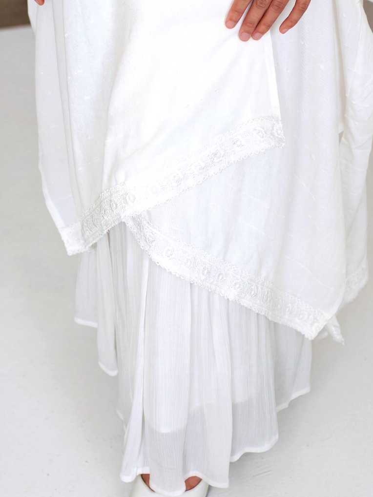 Hijacket Shara – Elegant Linen Fur Outer dengan Detail Lace