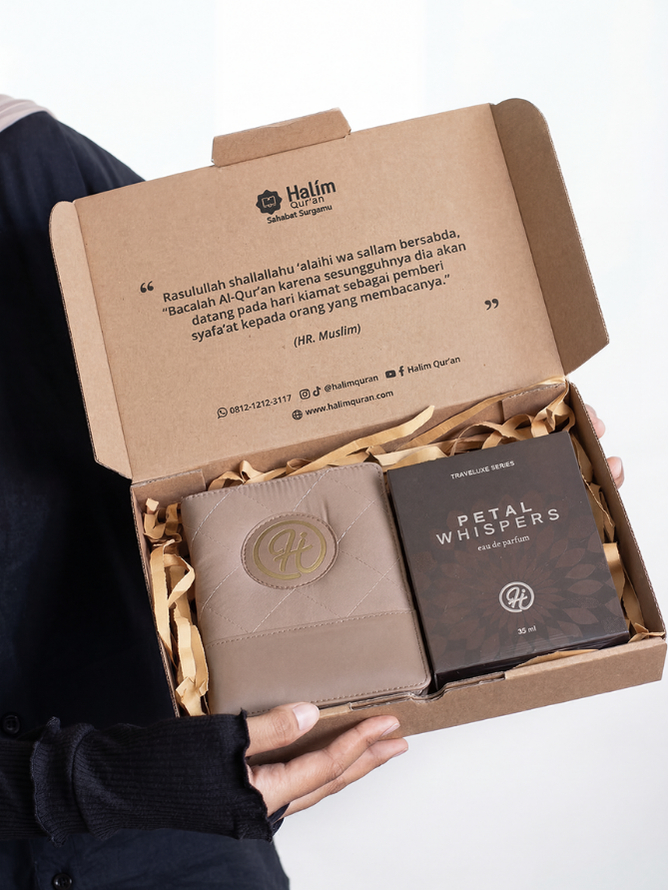 Hampers Hijacket x Halim – Mushaf & Perfume Gift Set
