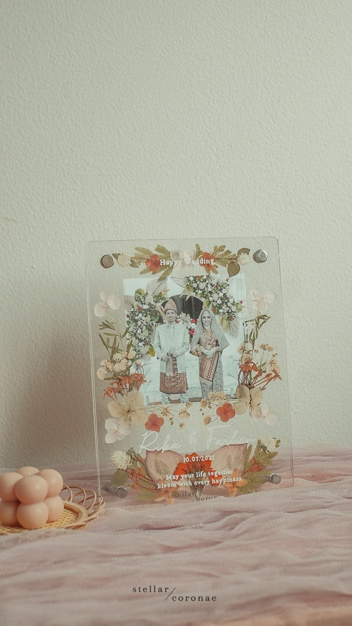 A4 Pristine Standing Portrait/Landscape | Bingkai Tulisan/Foto Bunga Kering | Hadiah Custom Hiasan Meja