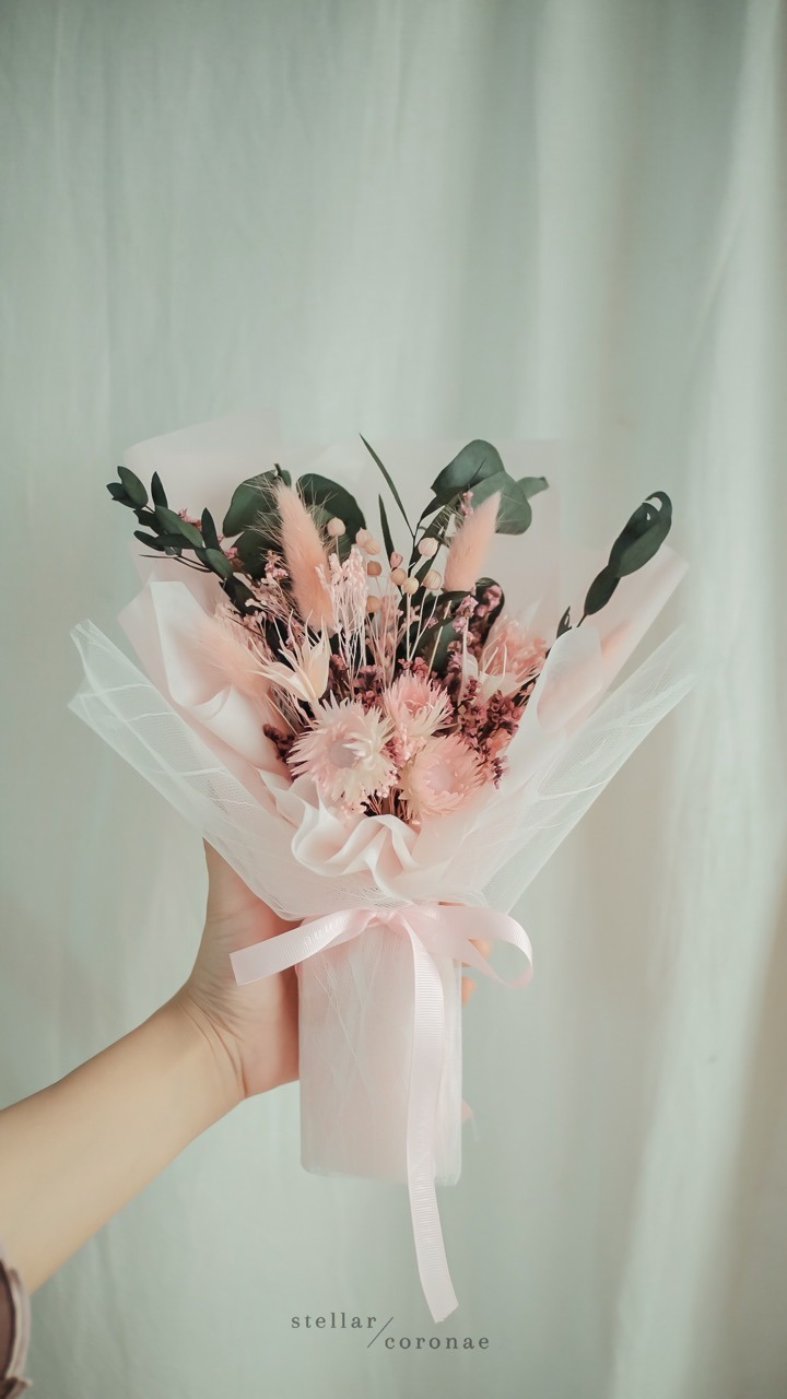 StellarCoronae - Small Bouquet with Wrap