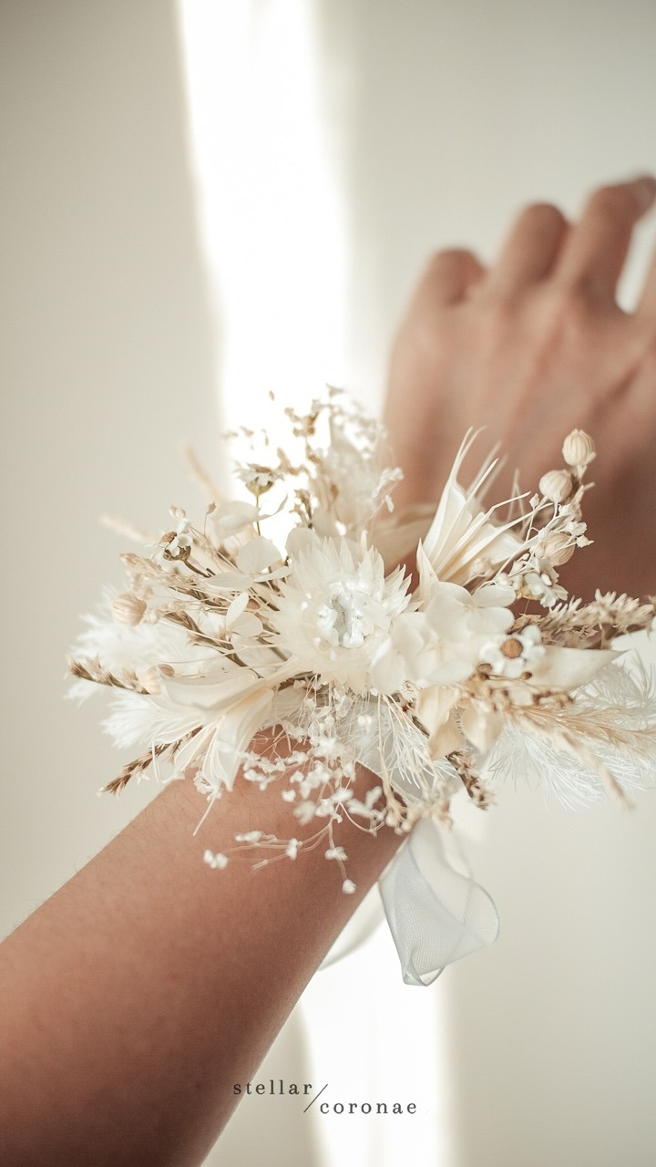 StellarCoronae - Hand Corsage