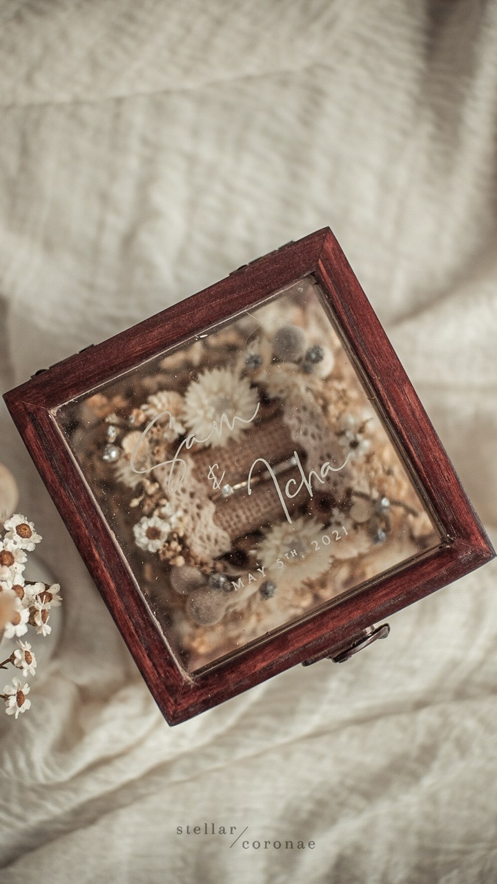 StellarCoronae - Acrylic + Wooden Ring Box