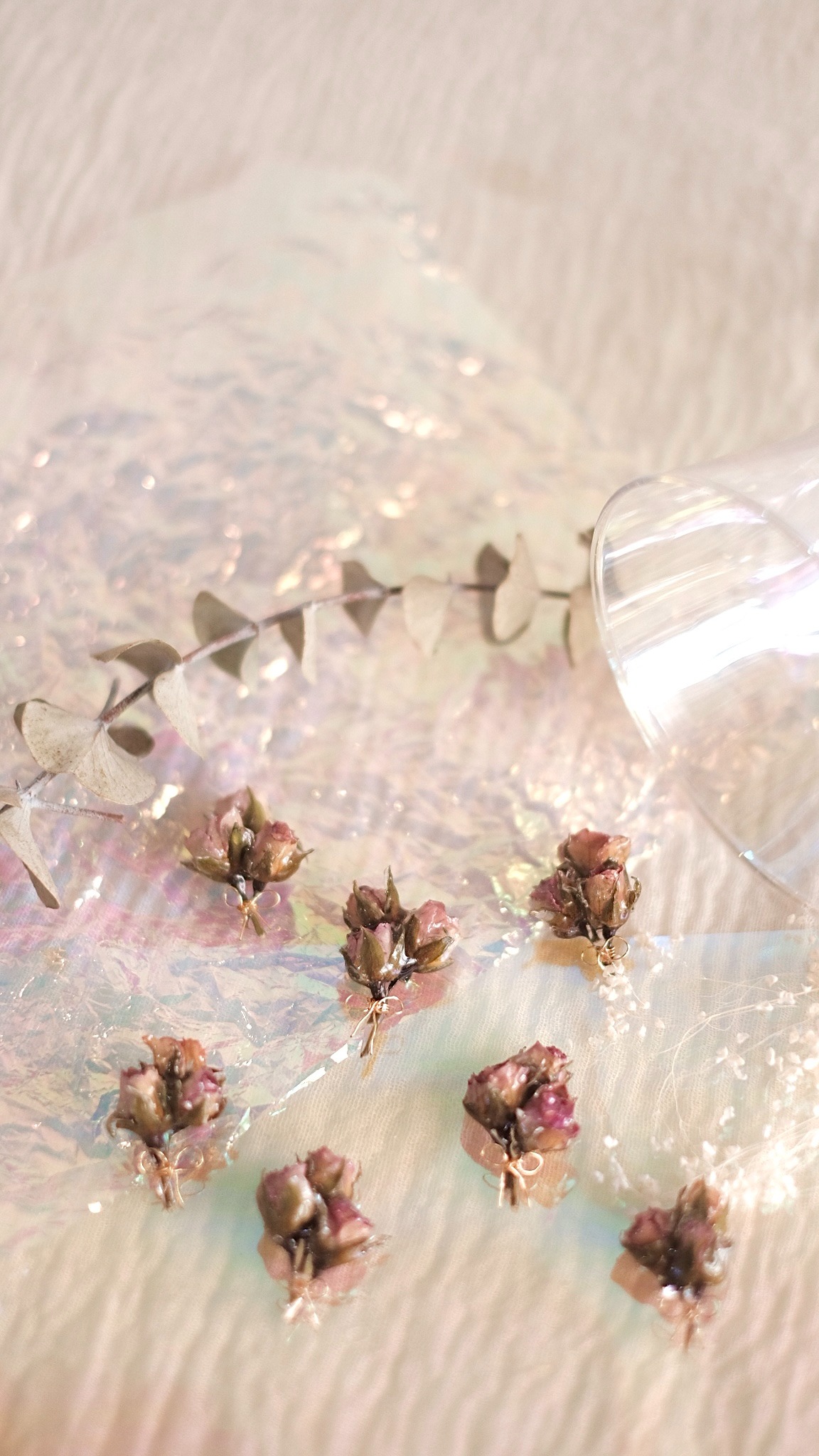 StellarCoronae - Rose Bouquet Brooch