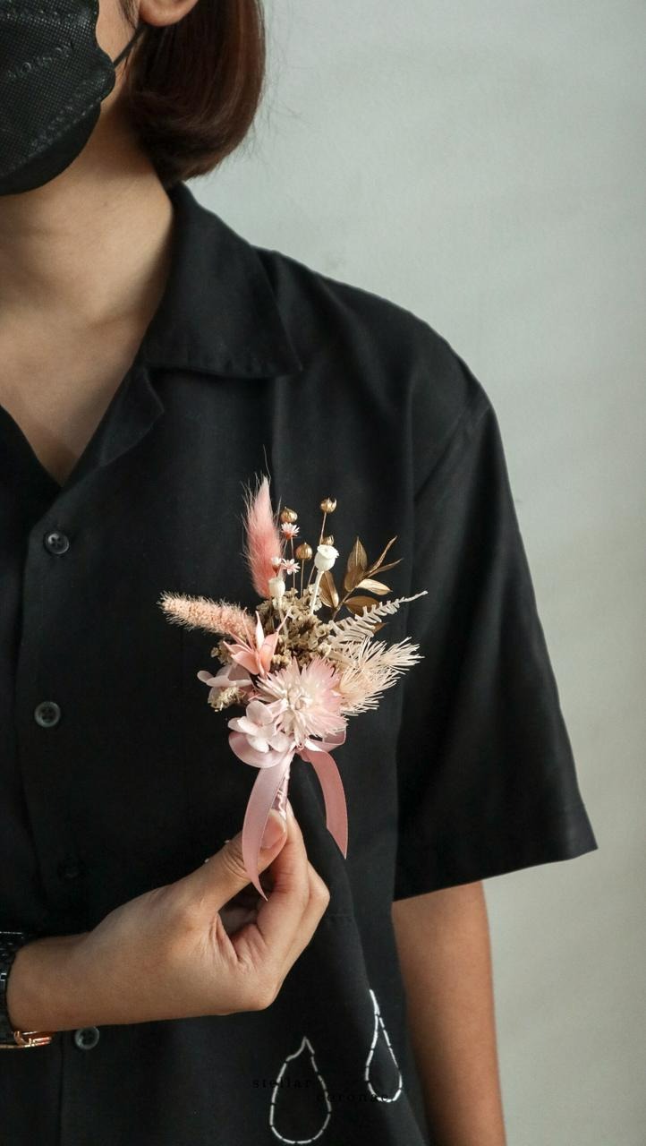 StellarCoronae - Boutonniere Groom