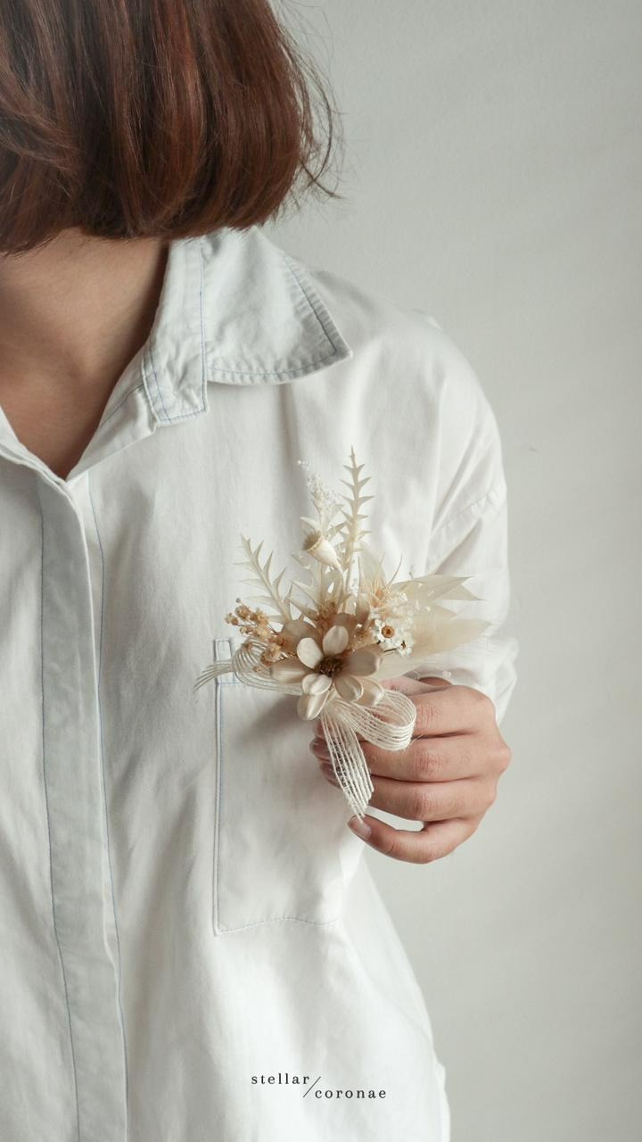 StellarCoronae - Boutonniere Groom