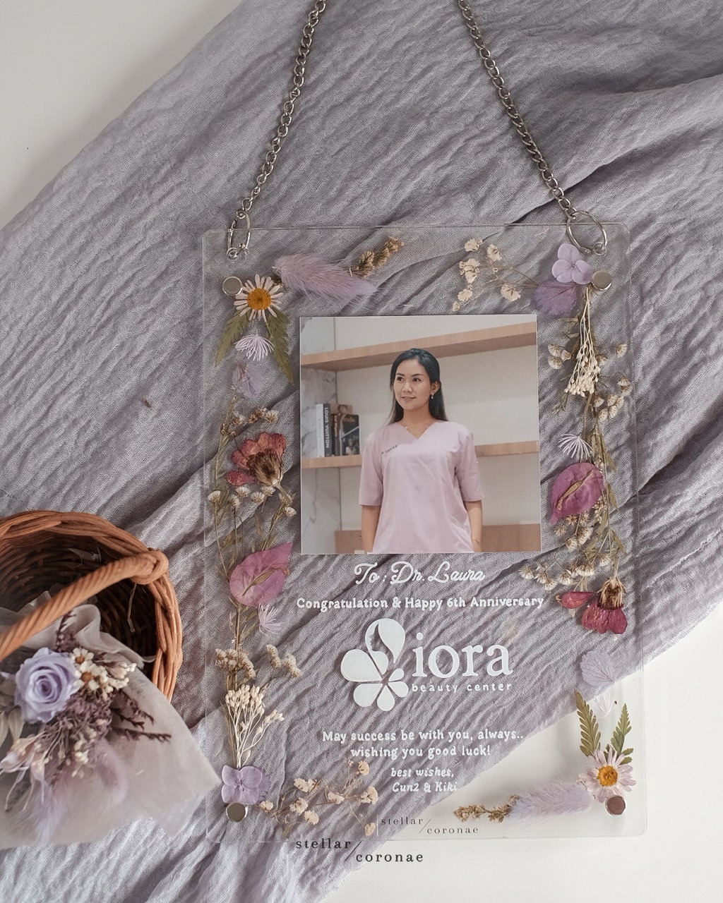 A4 Pristine Hanging Portrait | Bingkai Tulisan/Foto Bunga Kering | Hadiah Custom Hiasan Dinding