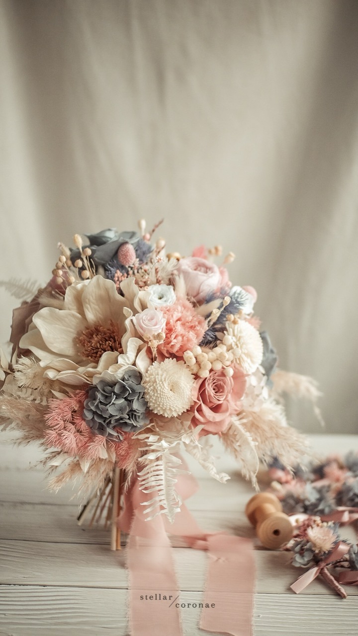 StellarCoronae - Large Hand Bouquet