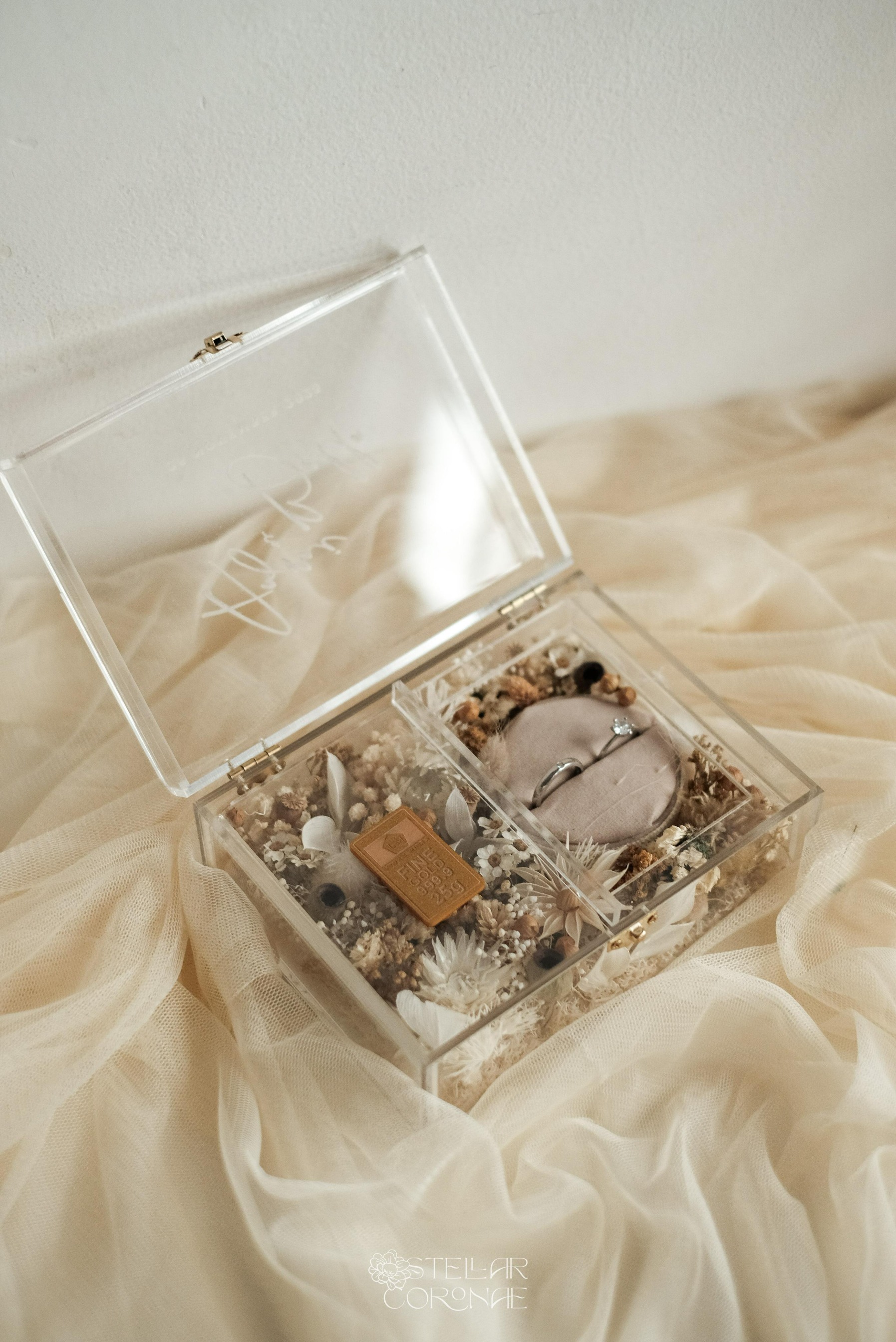 StellarCoronae - Regular Mahr Box Small Landscape with Round Holder