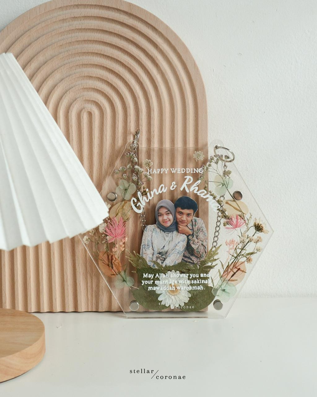20cm Hexagon Pristine Hanging | Bingkai Tulisan/Foto Bunga Kering | Hadiah Custom Hiasan Dinding