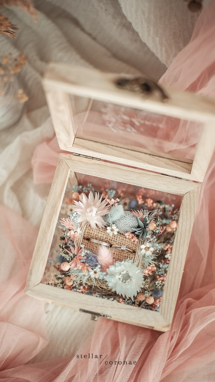 StellarCoronae - Acrylic + Wooden Ring Box
