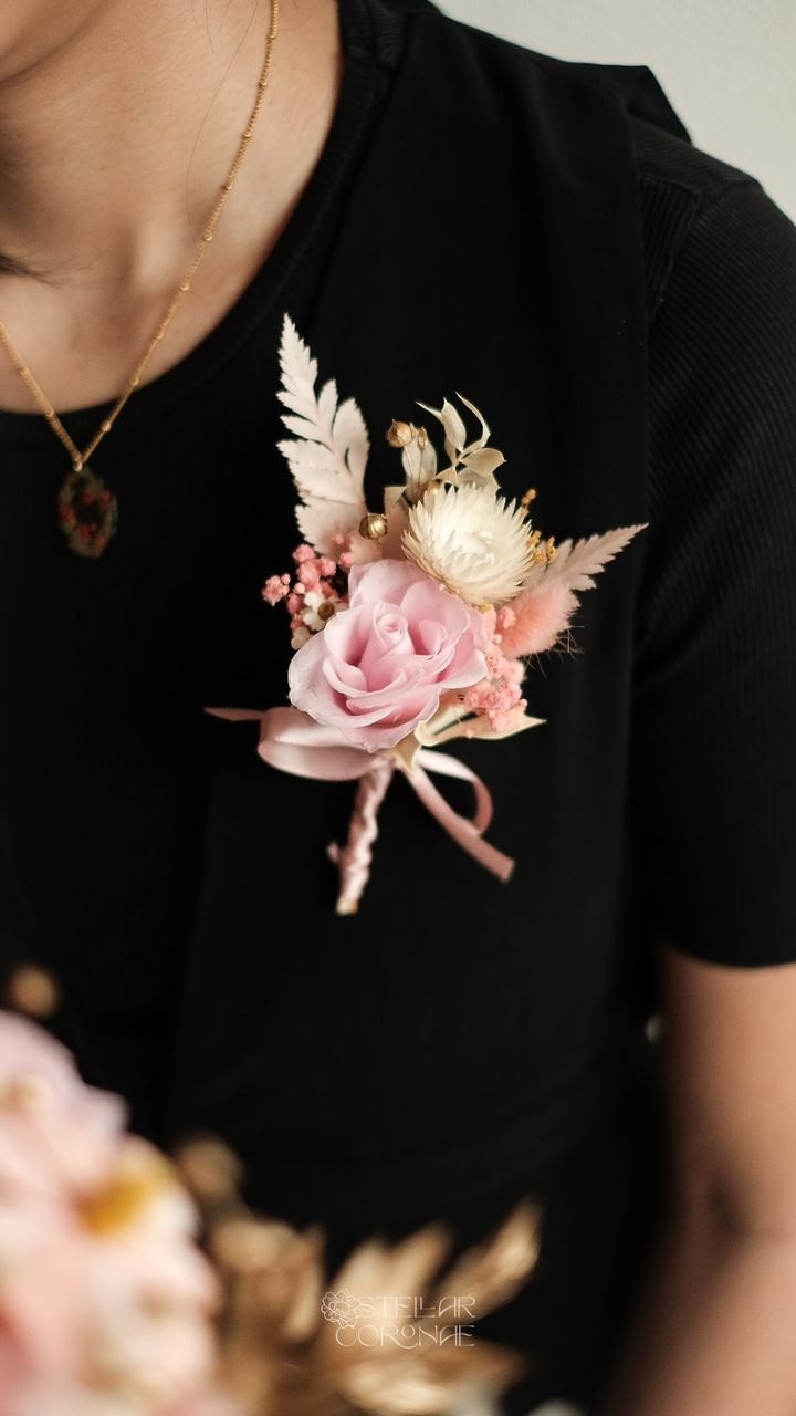 StellarCoronae - Boutonniere Groom
