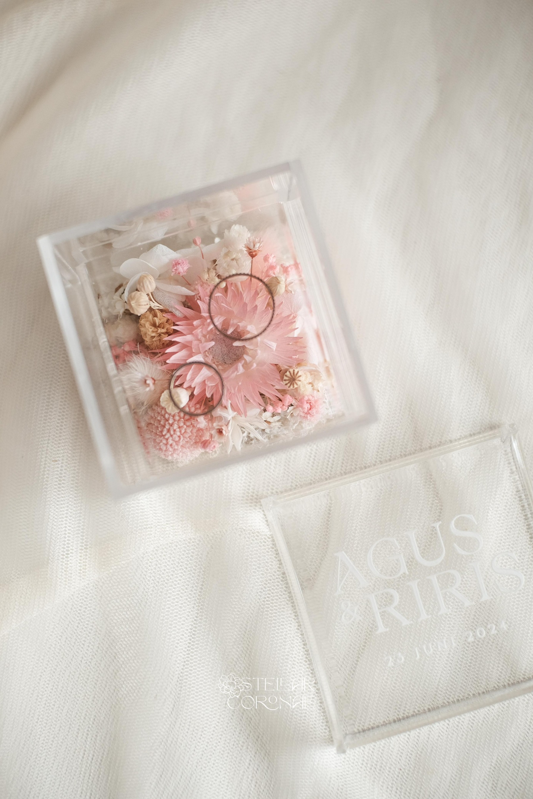 StellarCoronae - Acrylic Ring Box (S)