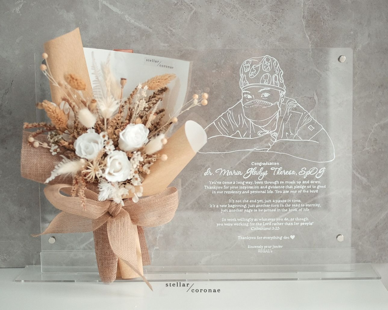 Bouquet on Acrylic A3 | Bingkai Tulisan/Foto Bouquet Bunga Kering | Hadiah Custom Hiasan Meja