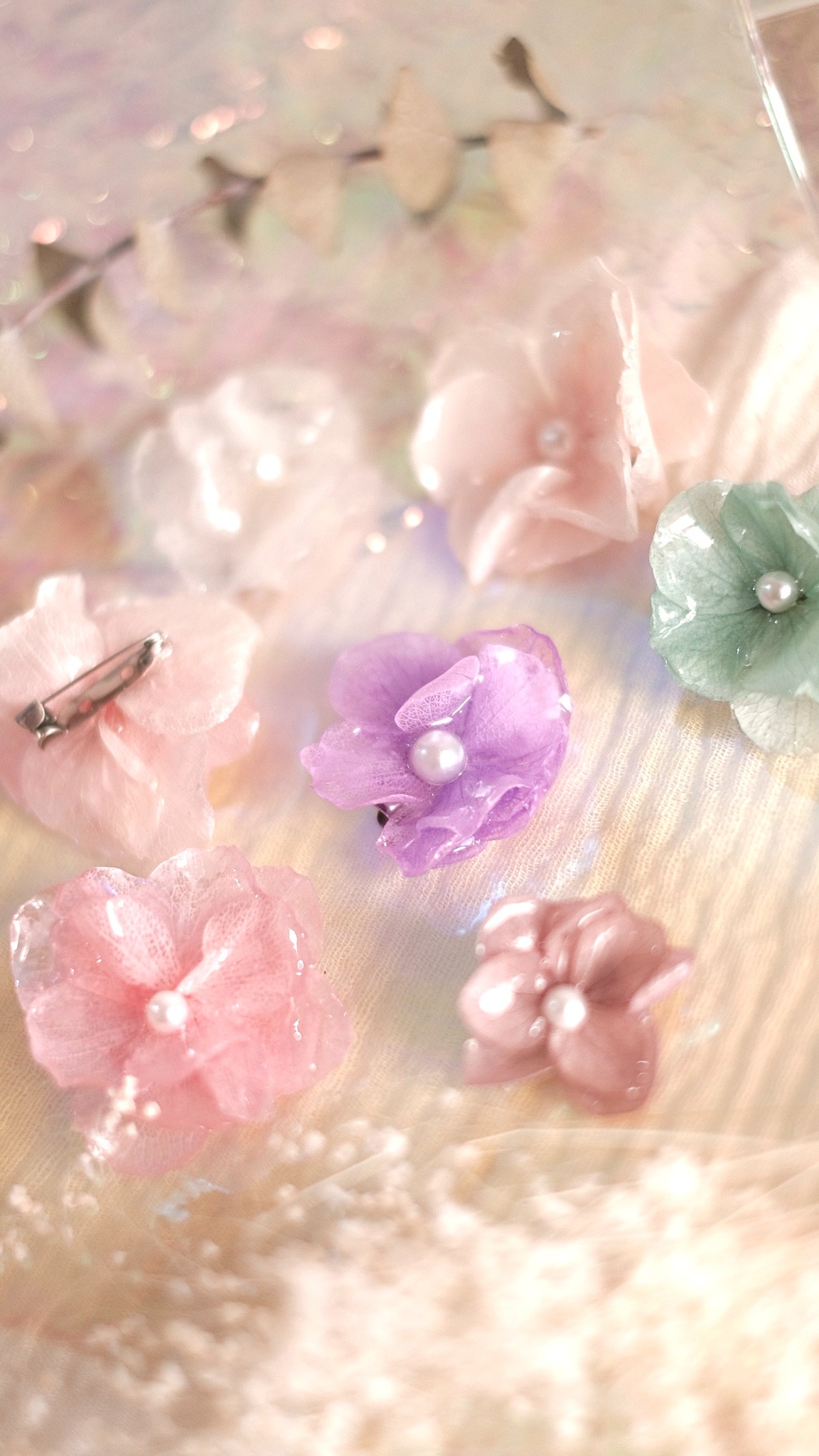 StellarCoronae - Dried Flower Brooch