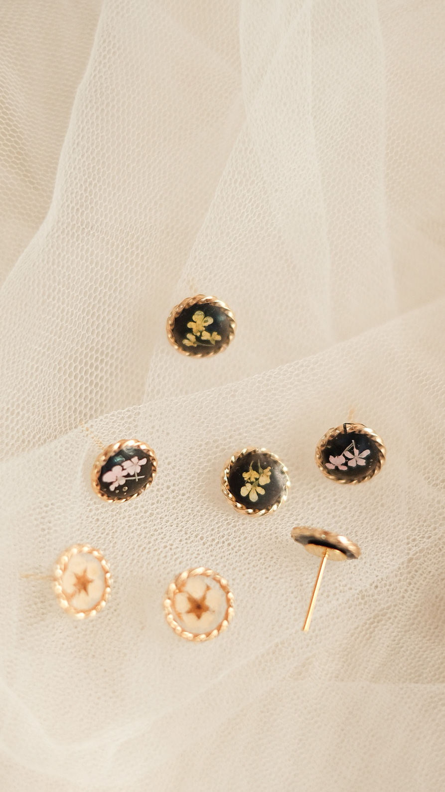 StellarCoronae - Ring Circle Studs Earrings