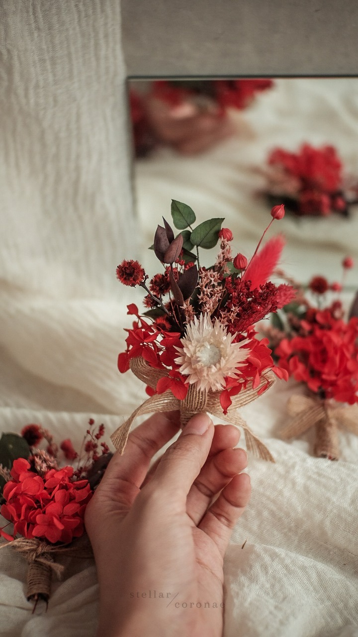 StellarCoronae - Boutonniere Groom