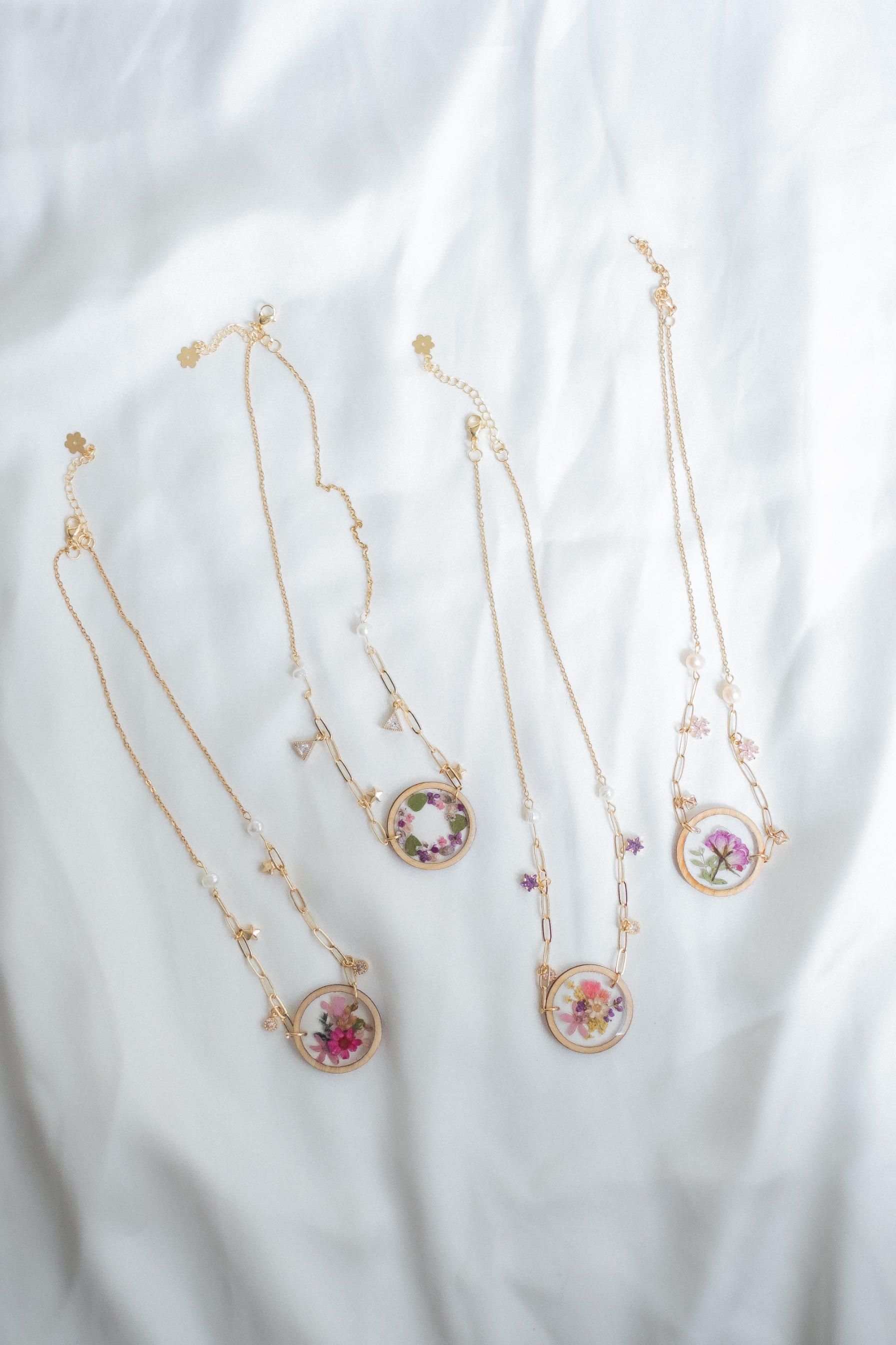 StellarCoronae - Necklace Gold OOTW