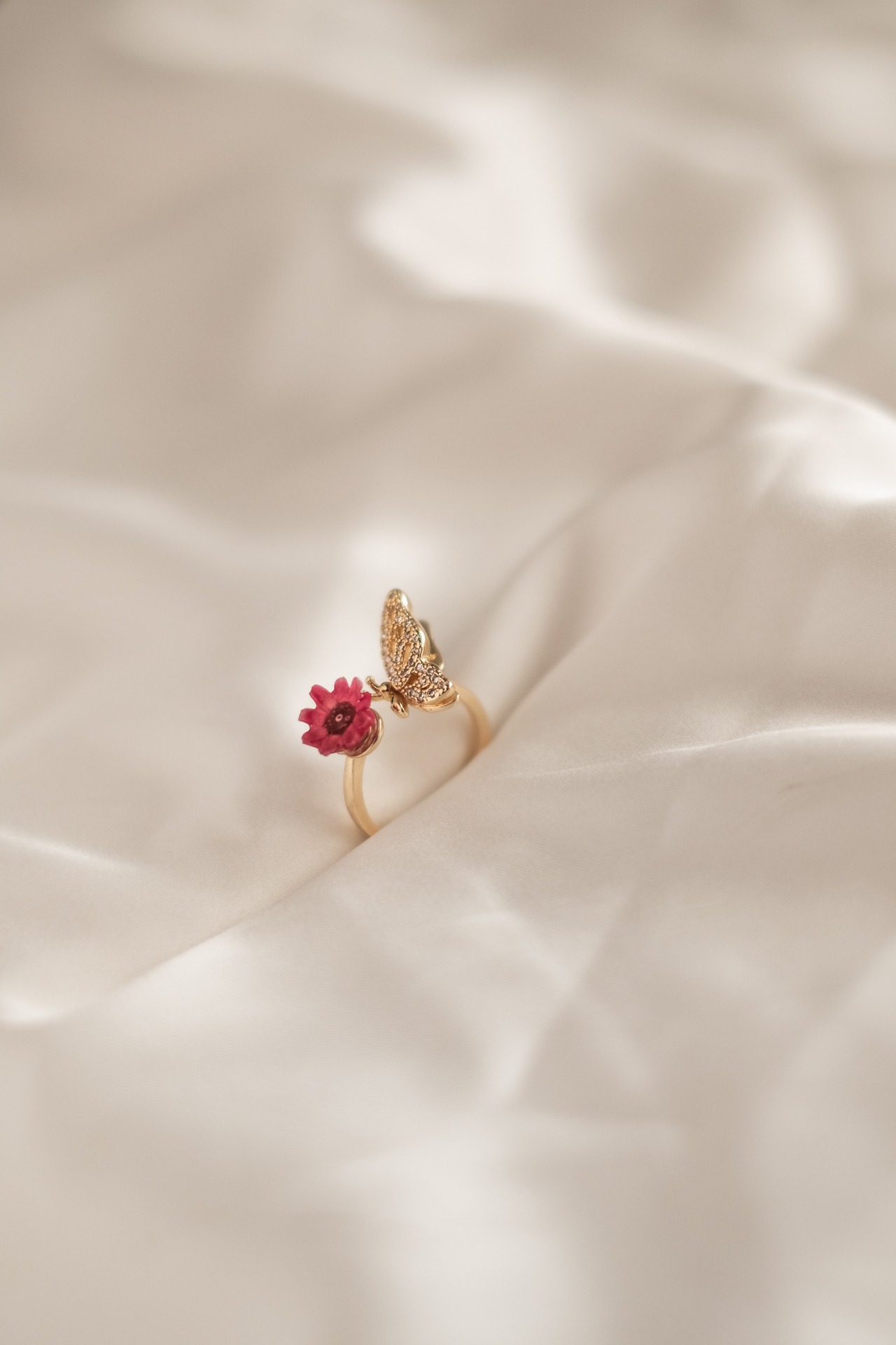 StellarCoronae - Dried Flower Charm Ring