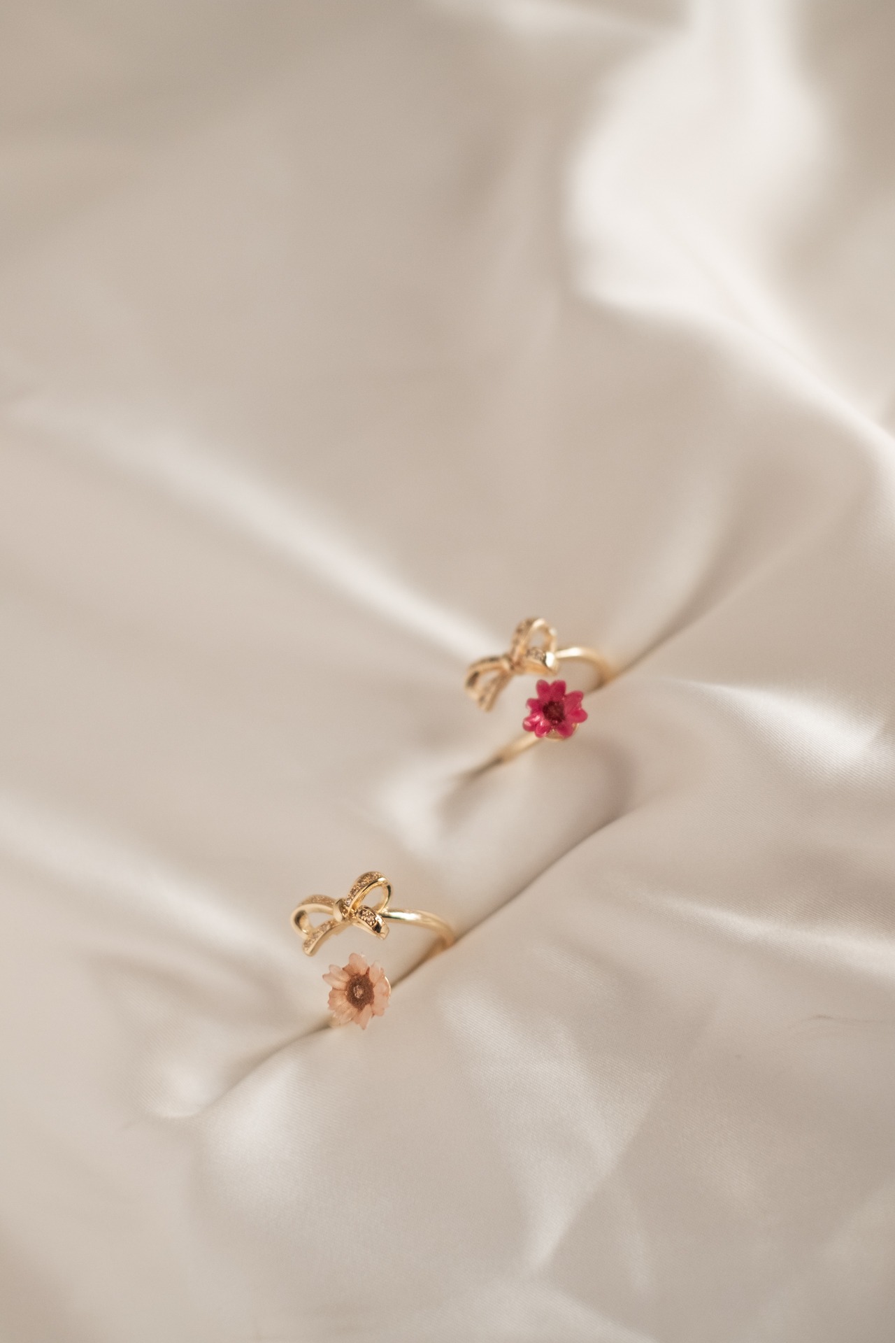 StellarCoronae - Dried Flower Charm Ring