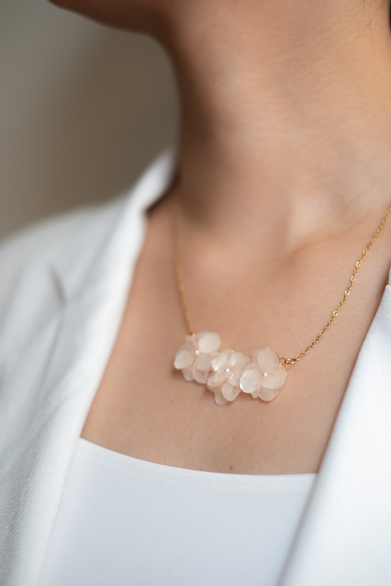 StellarCoronae - Necklace Hydrangea