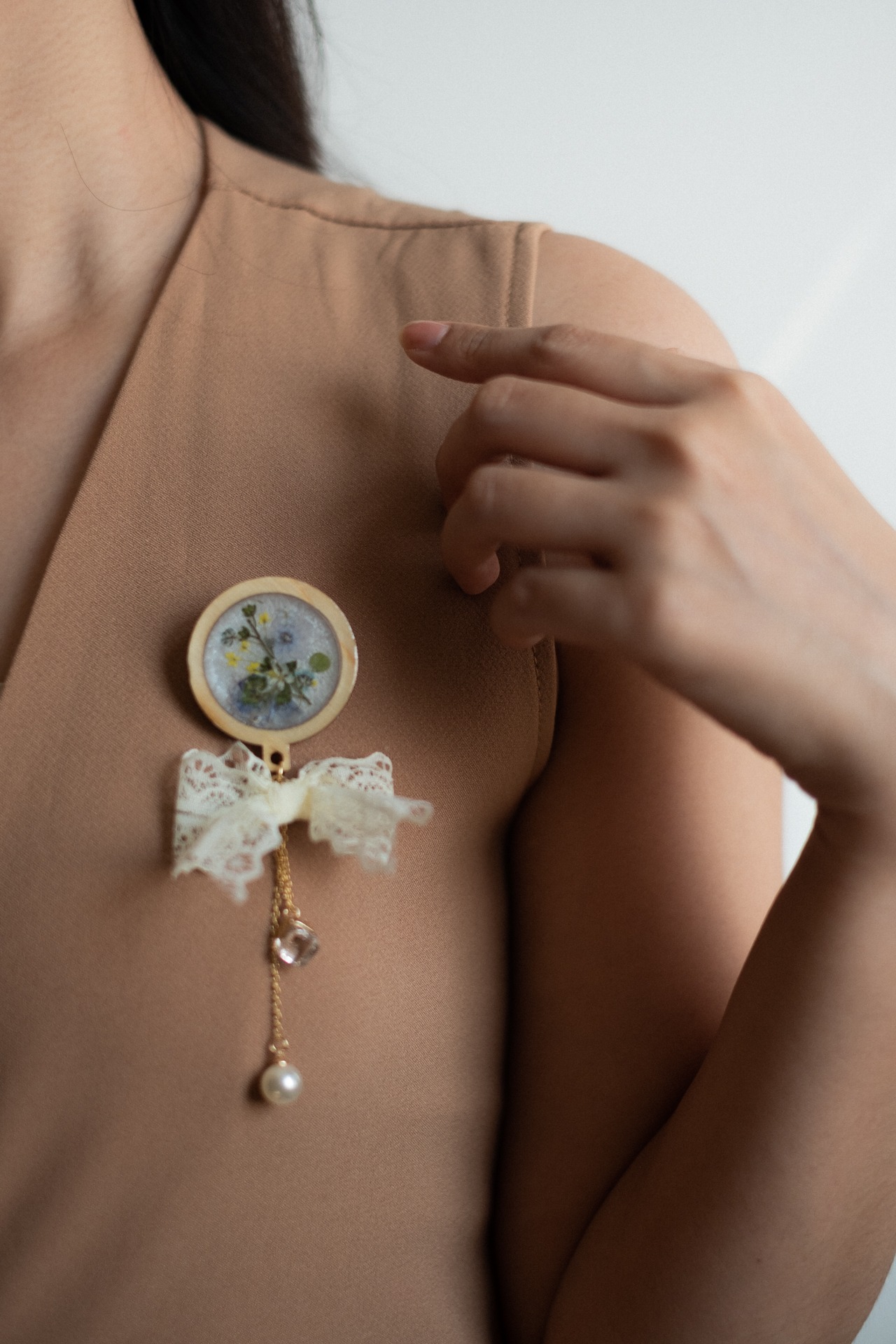 StellarCoronae - Round Brooch Ribbon OOTW