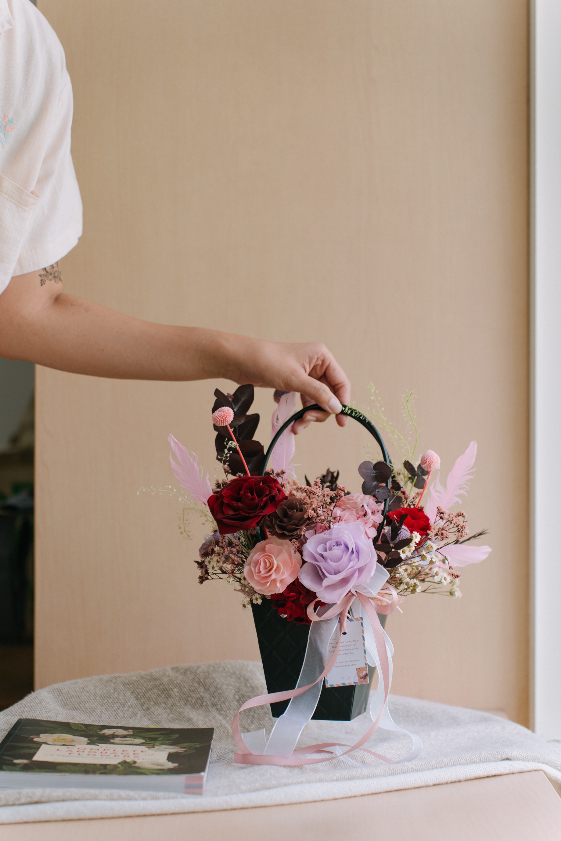 Flower Bag Small | Rangkaian Bunga Kering dalam Tas Jinjing