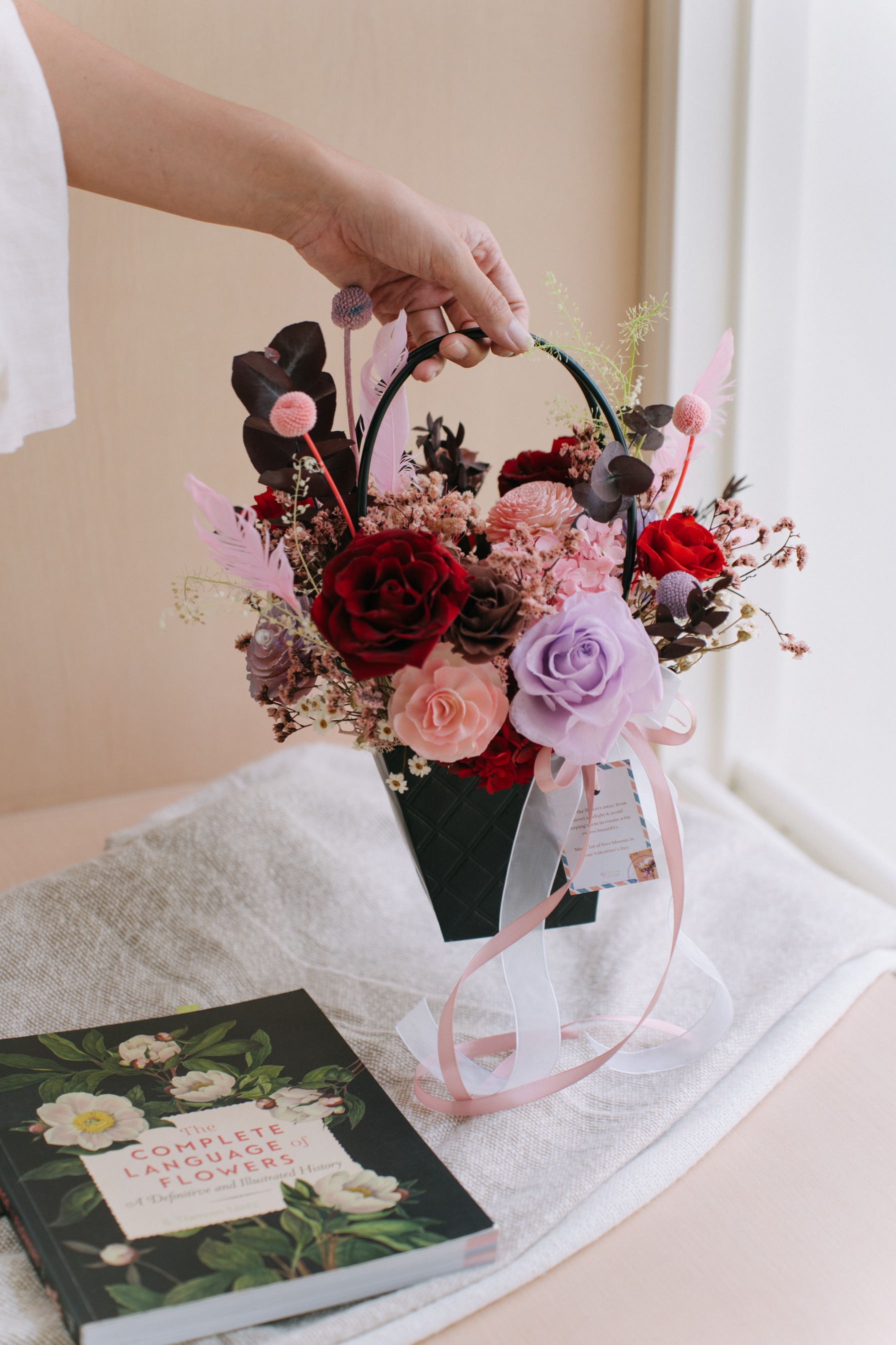 Flower Bag Small | Rangkaian Bunga Kering dalam Tas Jinjing